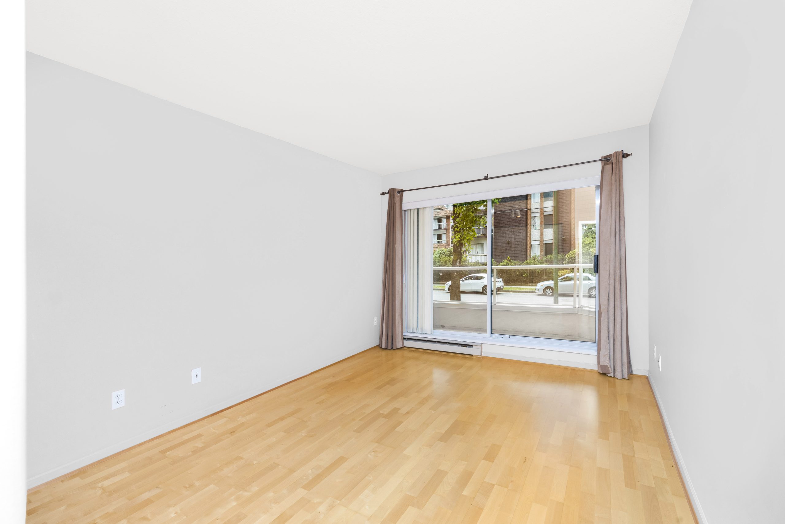 203 - 5568 BARKER AVENUE, BURNABY 8