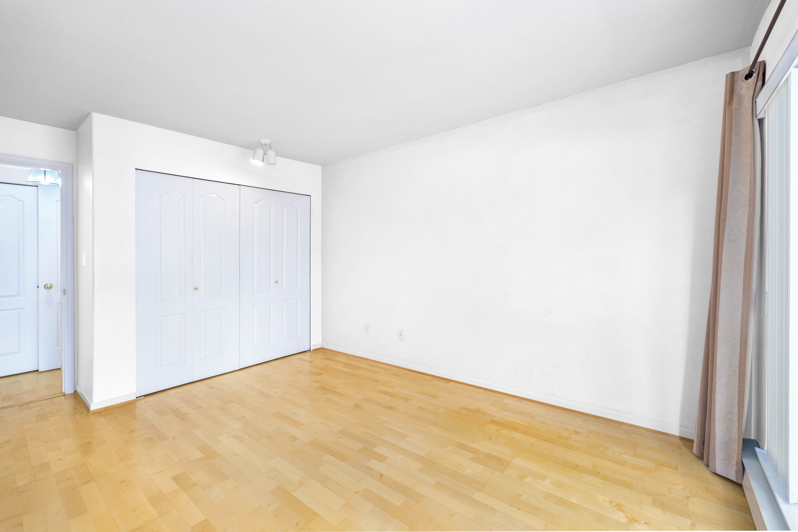 203 - 5568 BARKER AVENUE, BURNABY 9