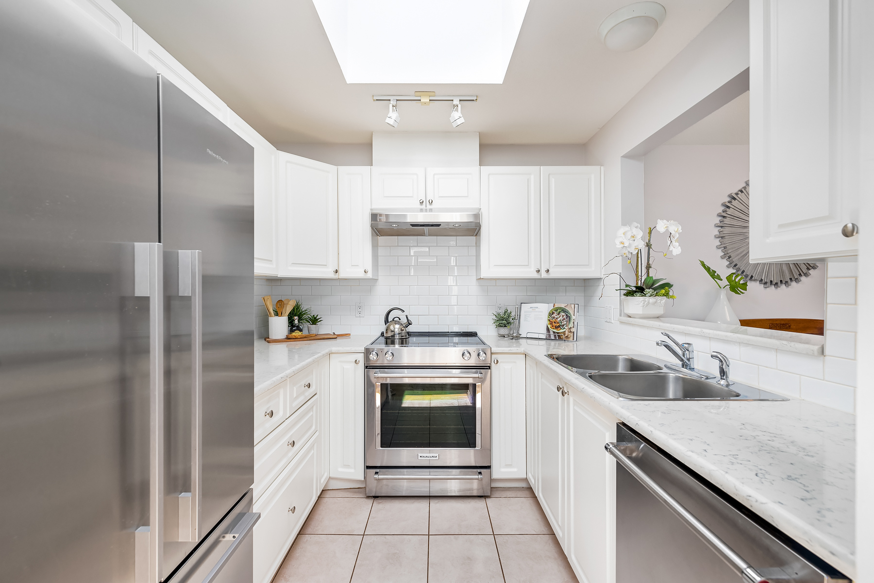 506-2059 CHESTERFIELD AVENUE, NORTH VANCOUVER 10