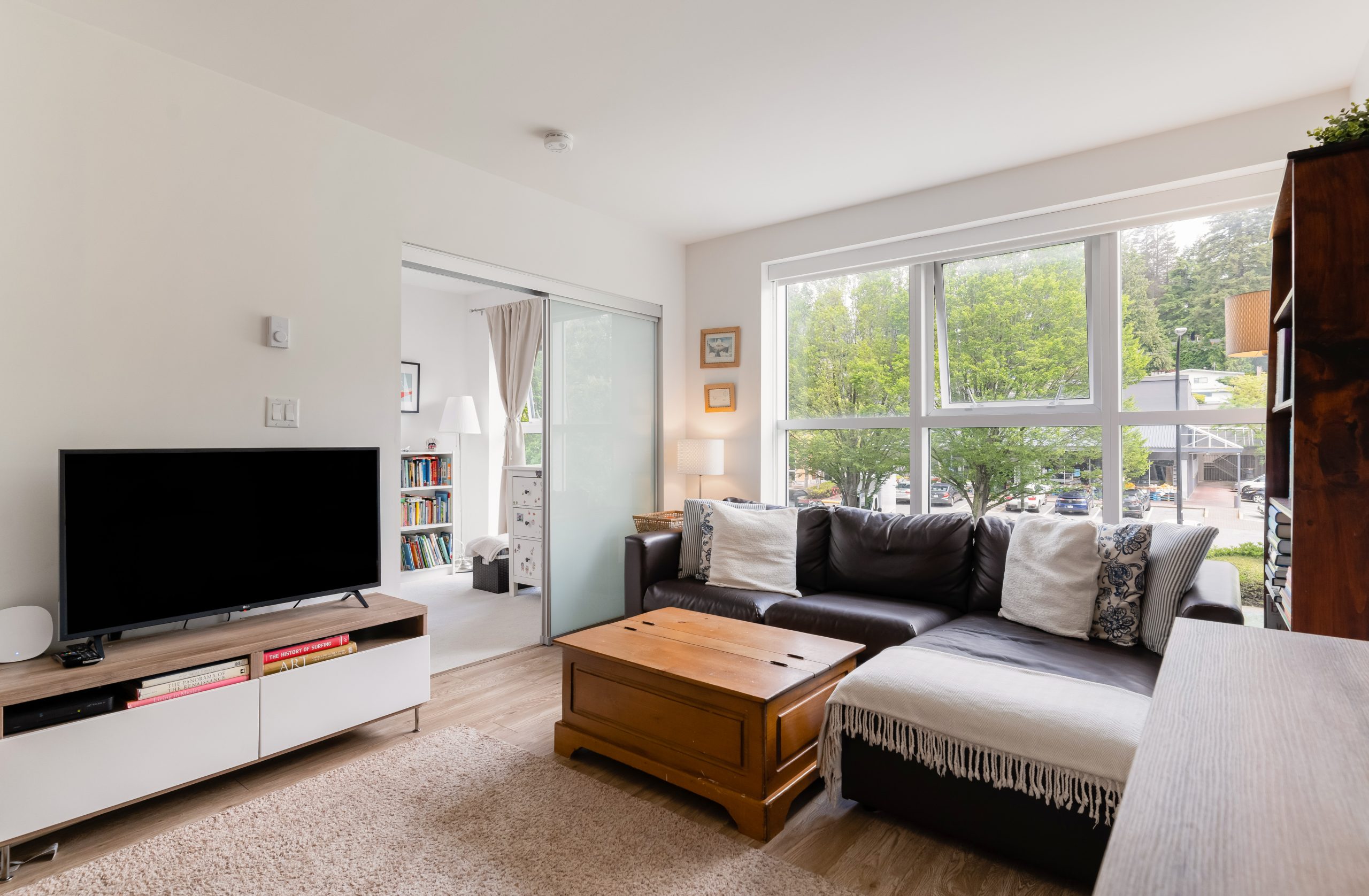 216 1061 Marine Drive, north Vancouver 3