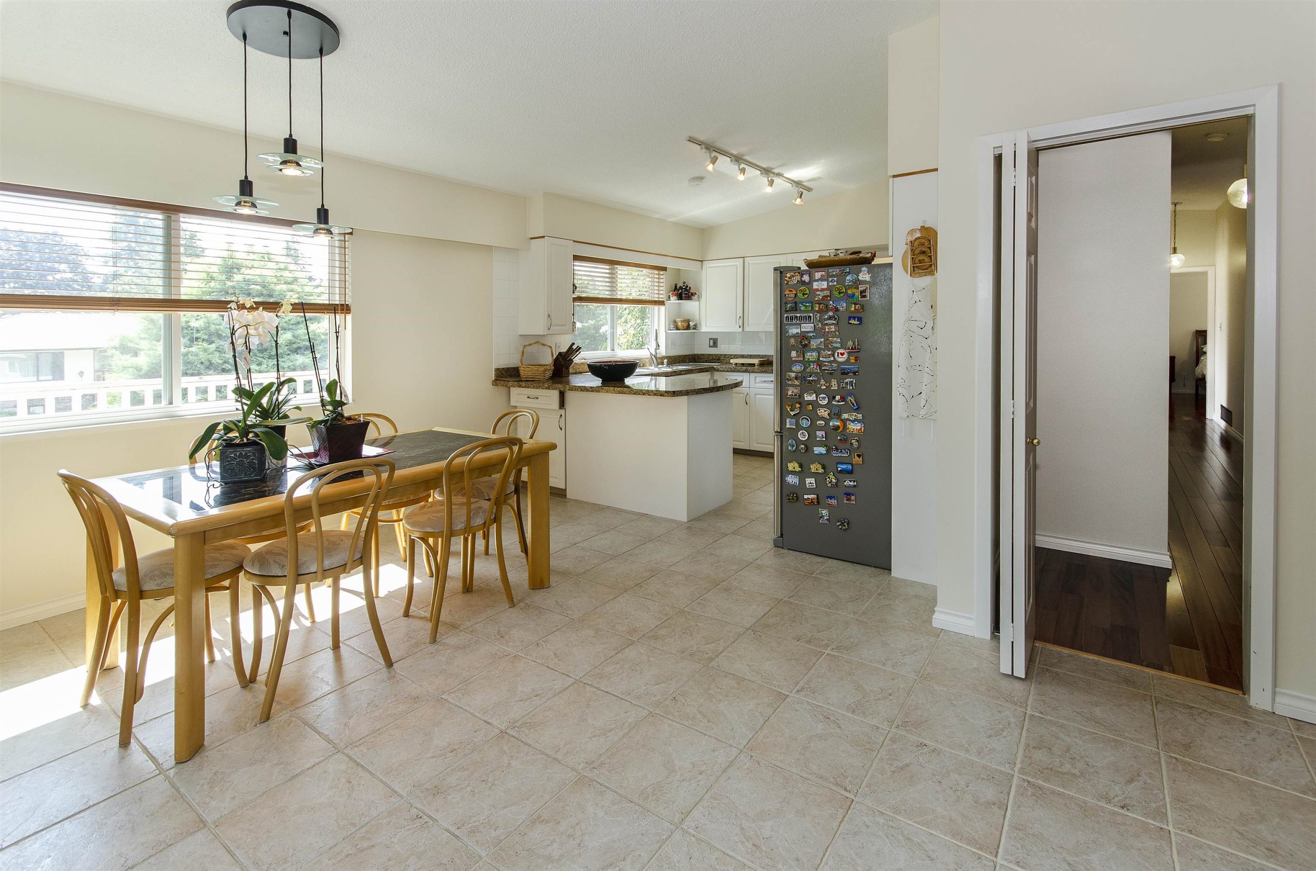 1718 PLATT CRESCENT, NORTH VANCOUVER 9