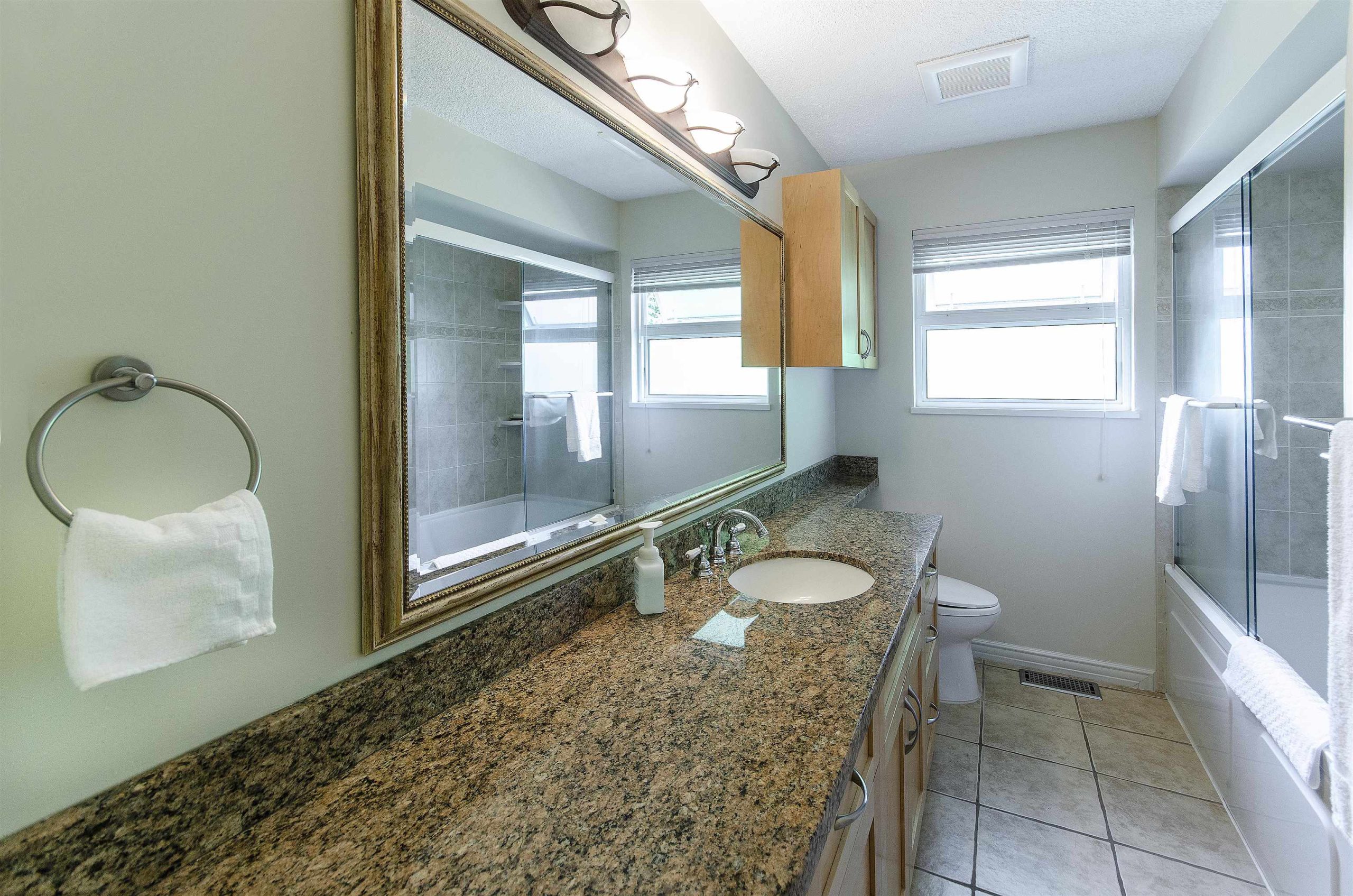 1718 PLATT CRESCENT, NORTH VANCOUVER 19