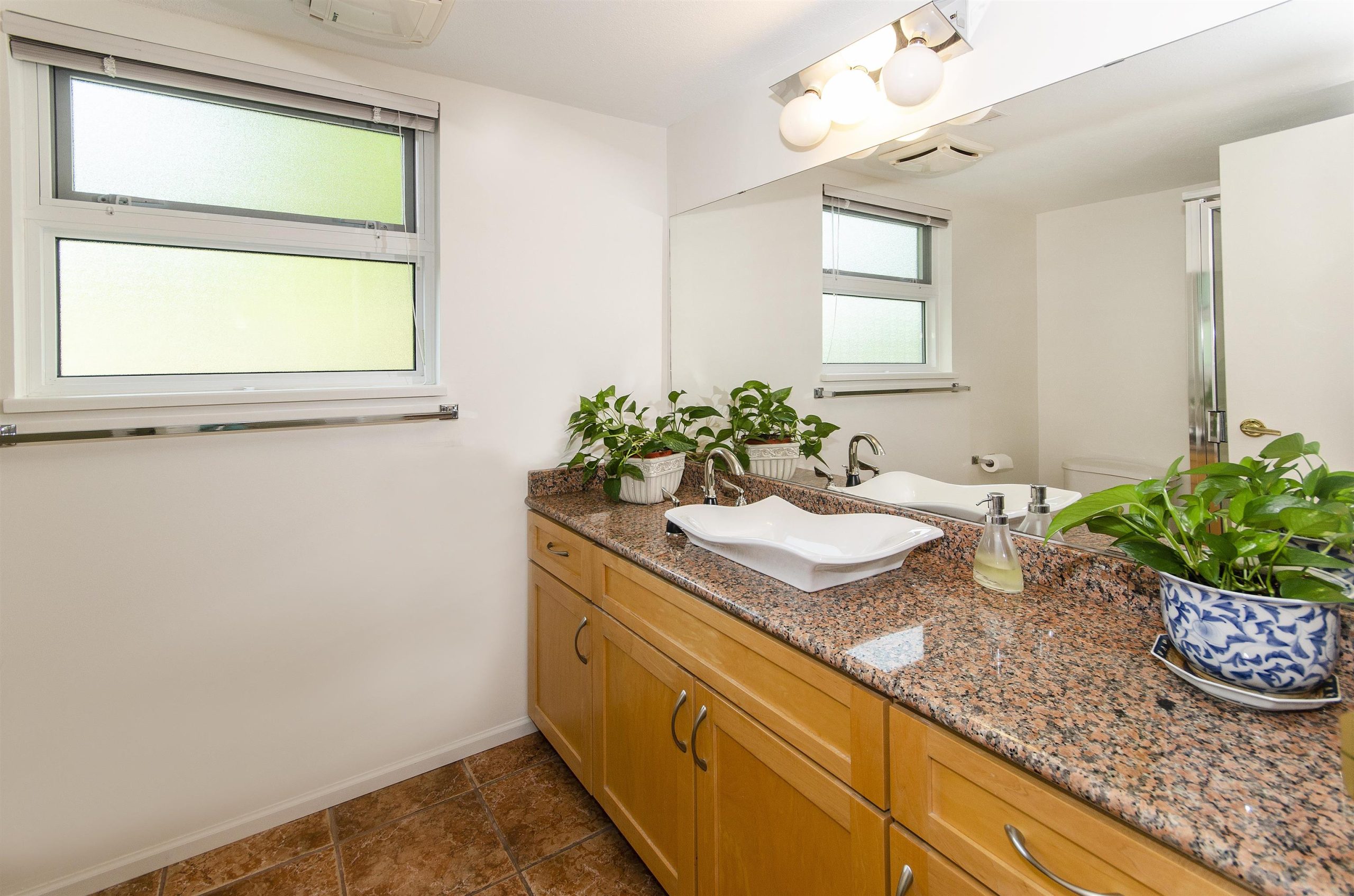 1718 PLATT CRESCENT, NORTH VANCOUVER 23