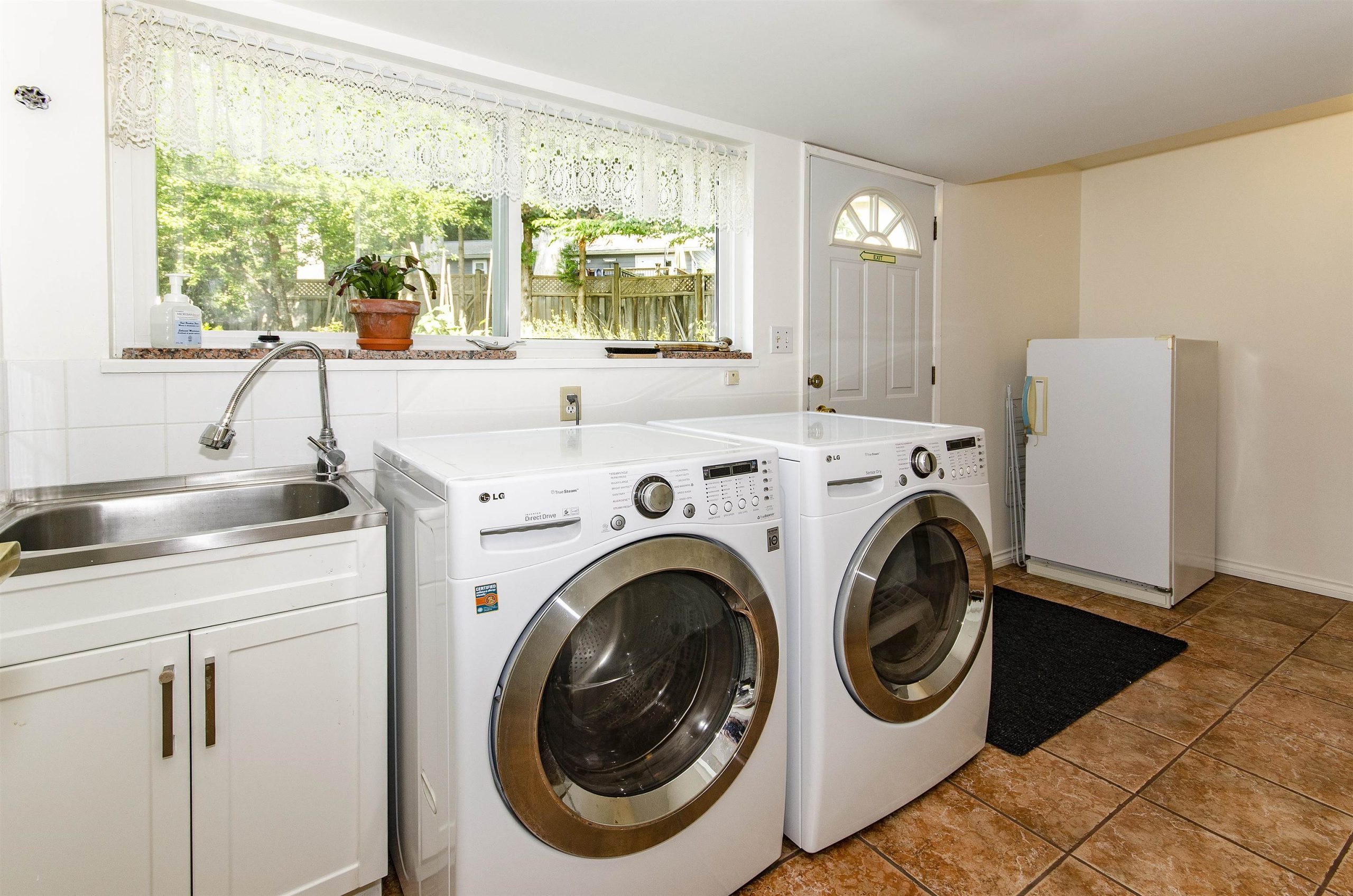 1718 PLATT CRESCENT, NORTH VANCOUVER 25