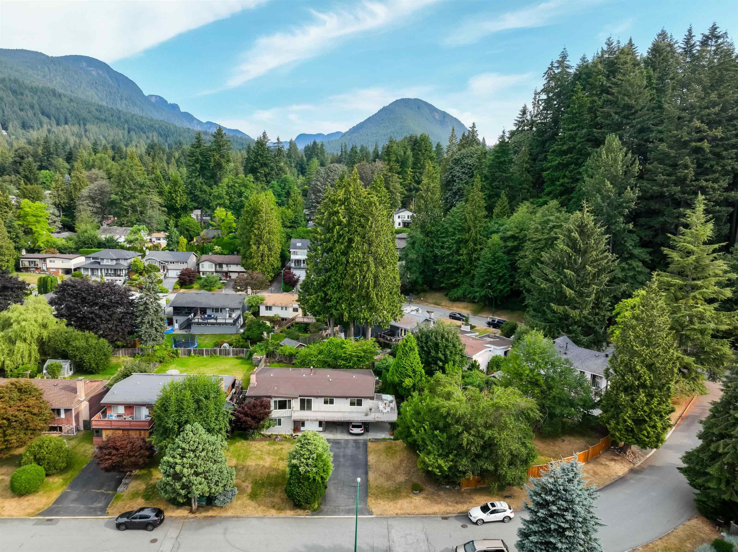 1718 PLATT CRESCENT, NORTH VANCOUVER 31