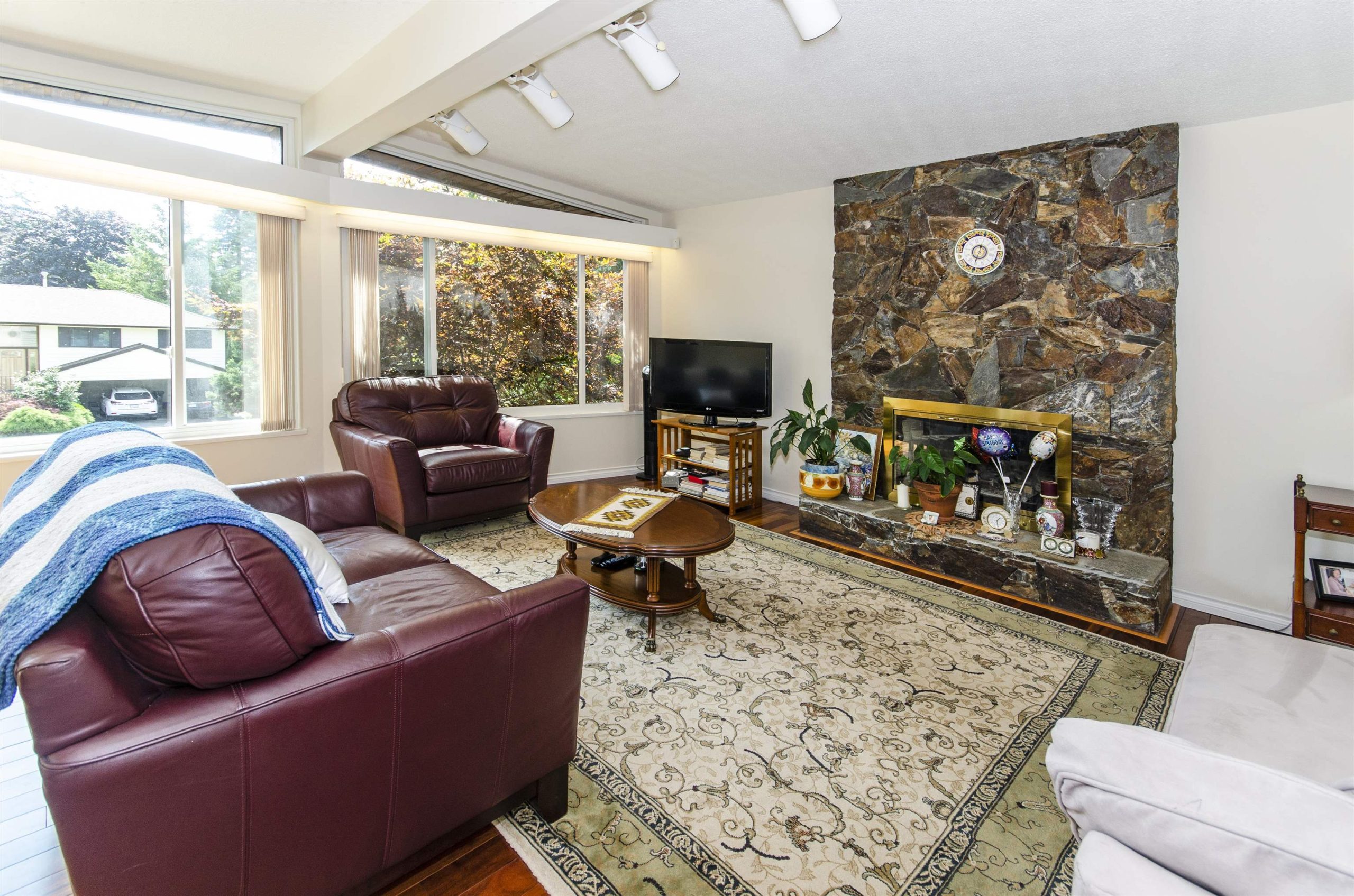1718 PLATT CRESCENT, NORTH VANCOUVER 3