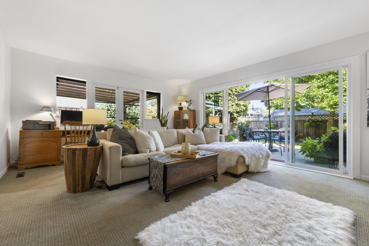 1286 Silverwood Crescent, North Vancouver 4