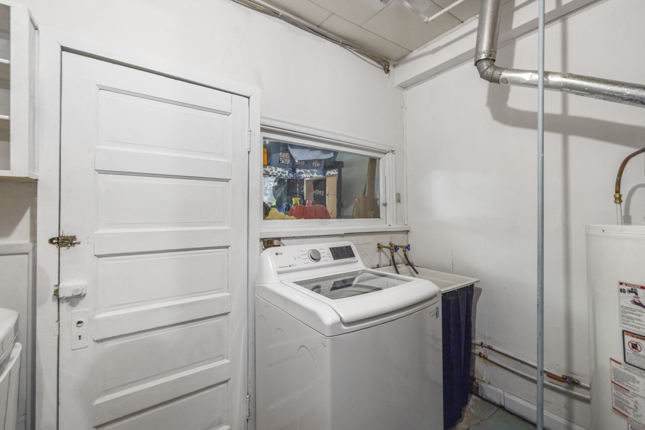 1286 Silverwood Crescent, North Vancouver 19