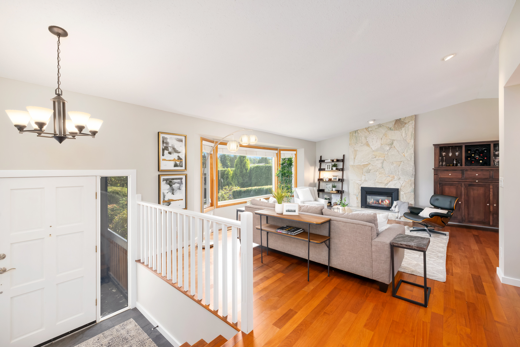 2271 Ennerdale Road, North Vancouver 9
