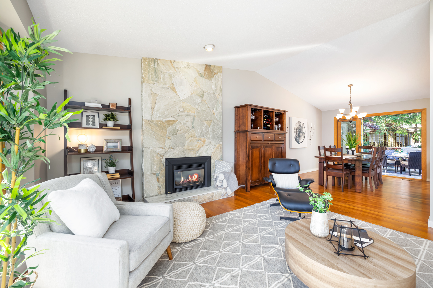 2271 Ennerdale Road, North Vancouver 8