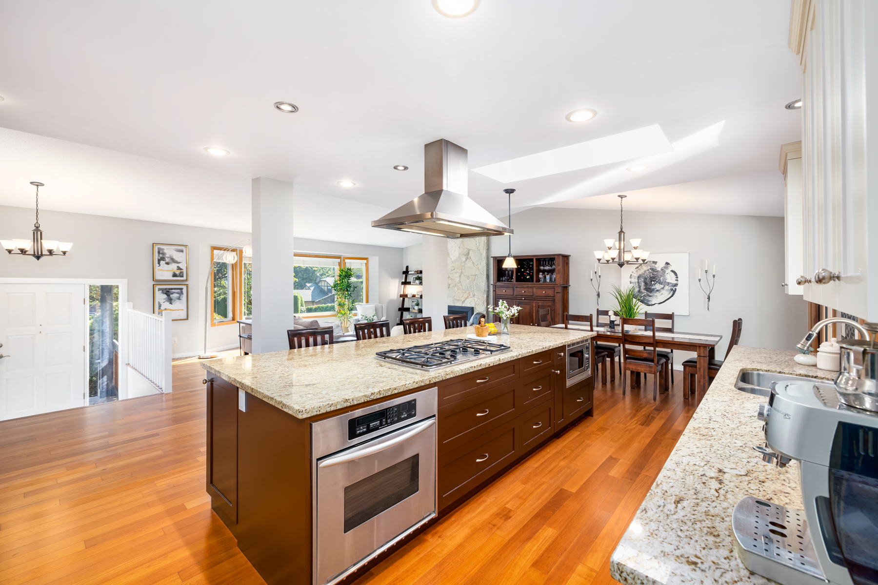 2271 Ennerdale Road, North Vancouver 19