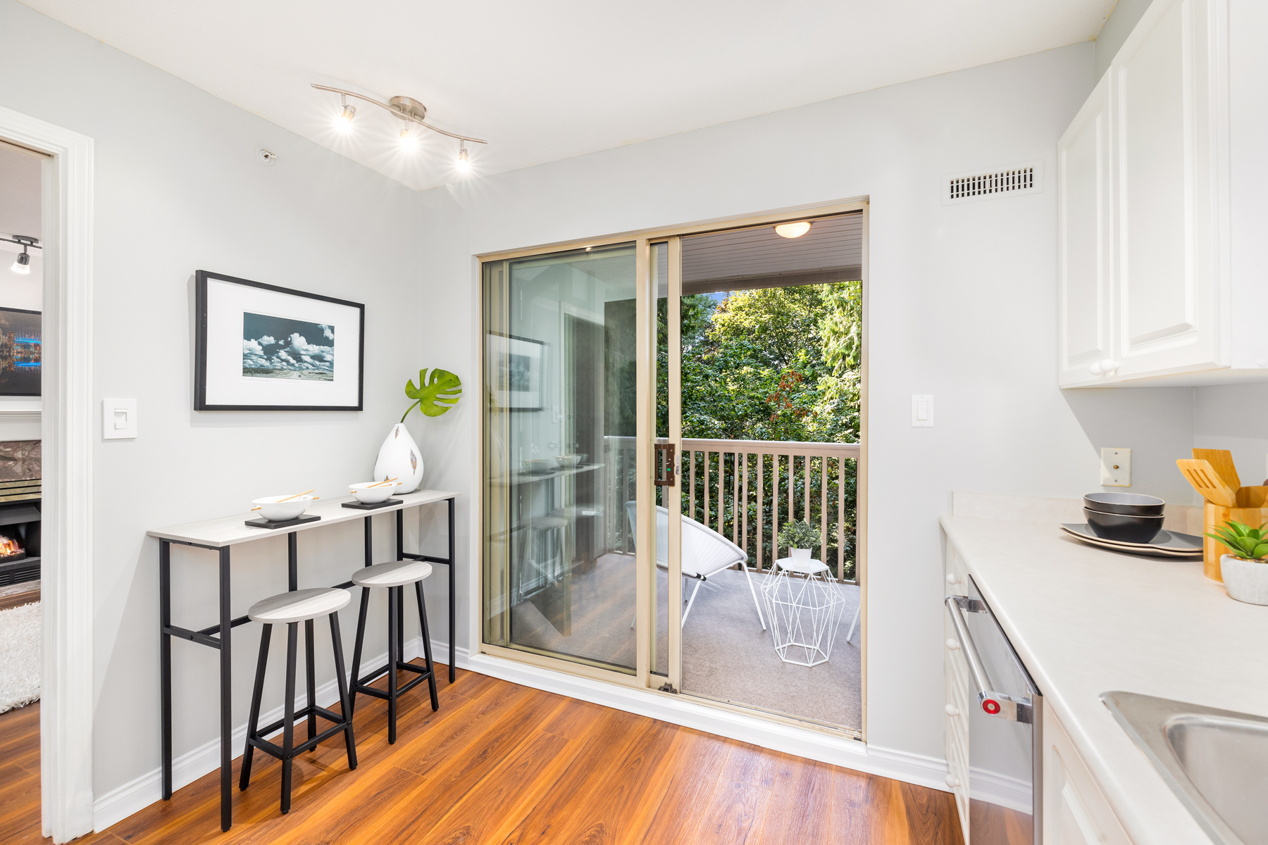 412-2059 Chesterfield Avenue, North Vancouver 11