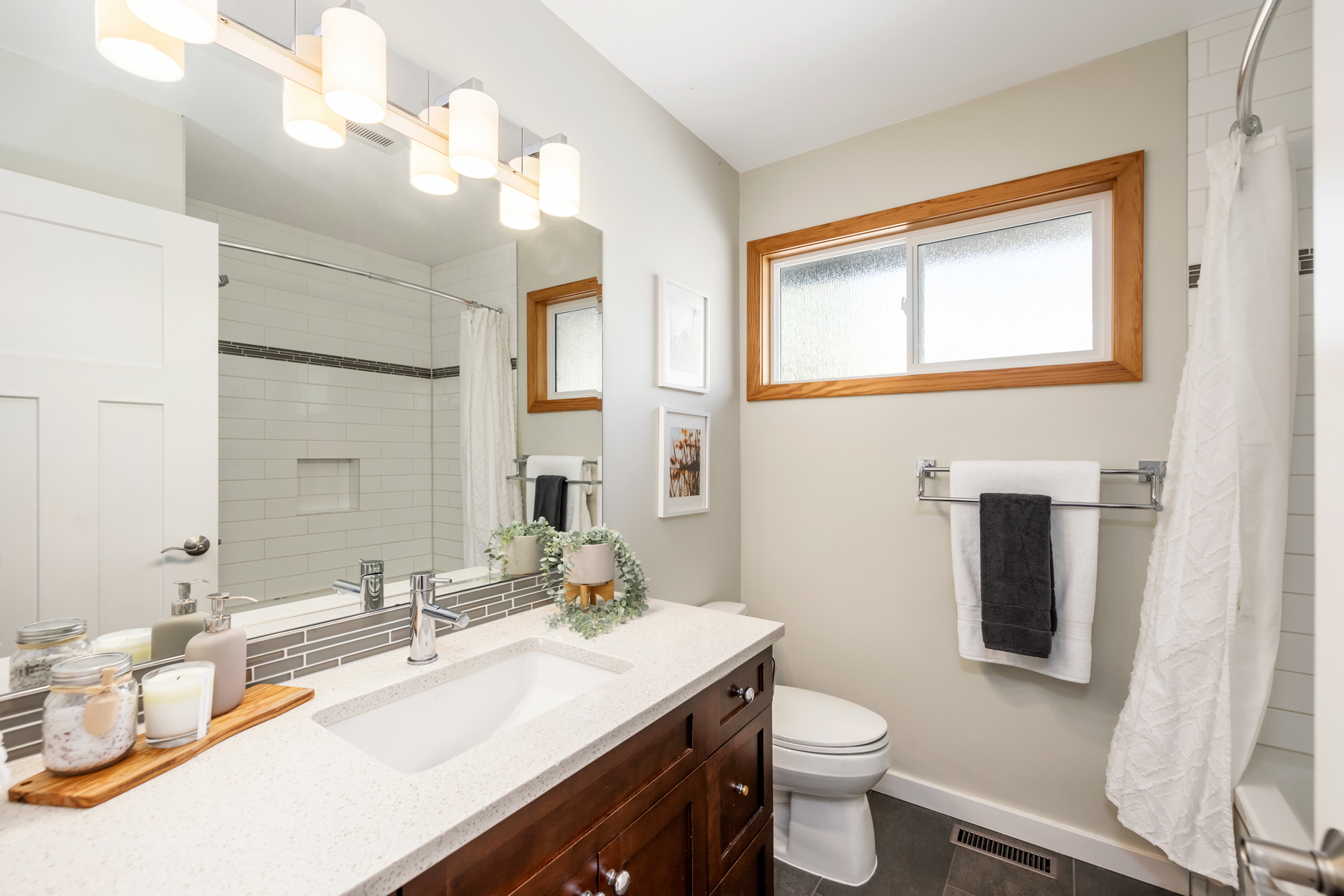 2271 Ennerdale Road, North Vancouver 27