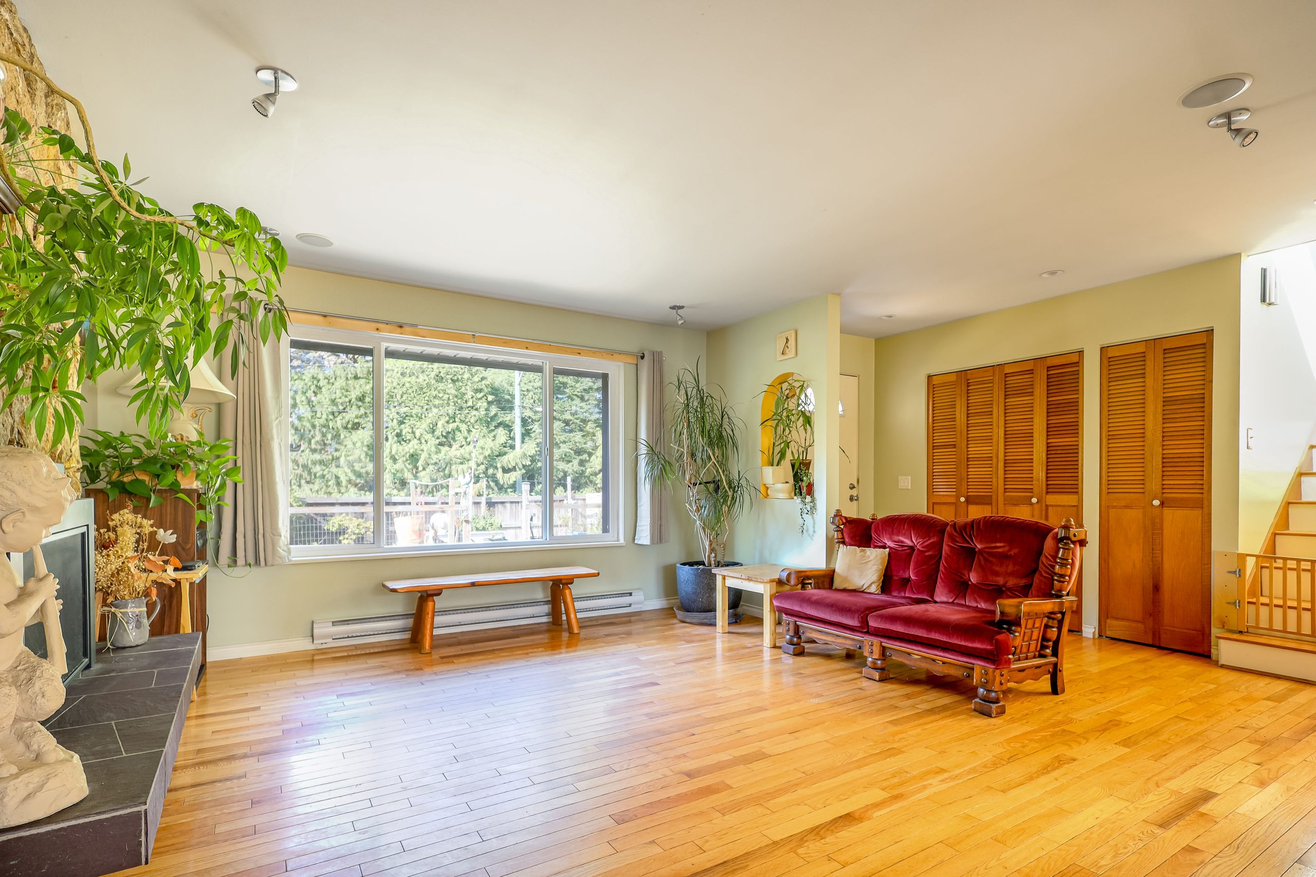 2252 Edgemont Blvd, North Vancouver 4