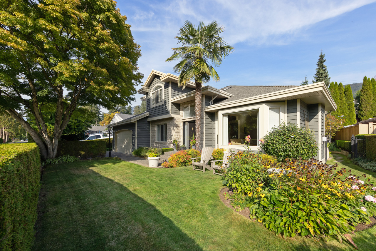 4400 LIONS AVENUE, NORTH VANCOUVER 2