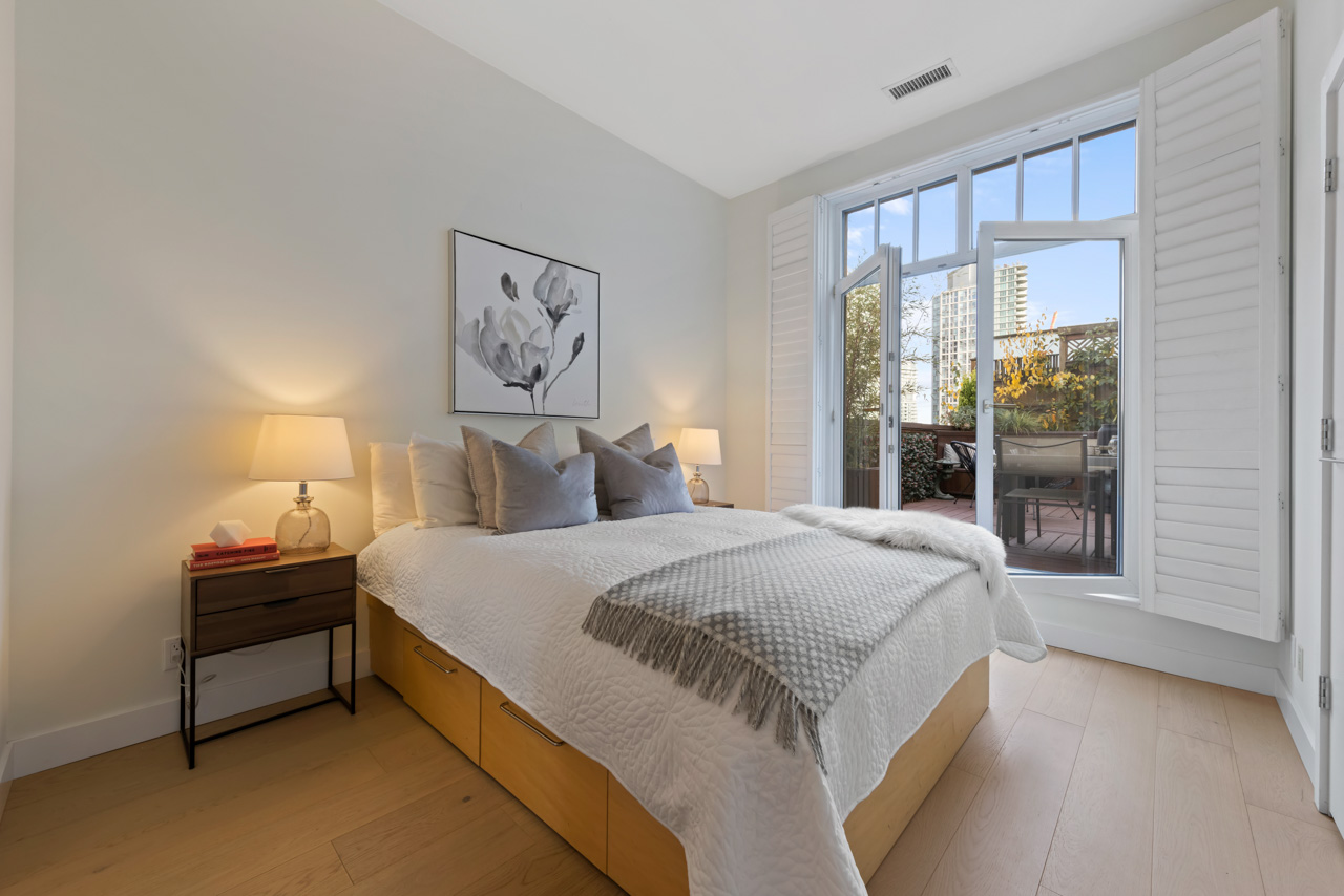 601-1072 HAMILTON STREET, VANCOUVER 15