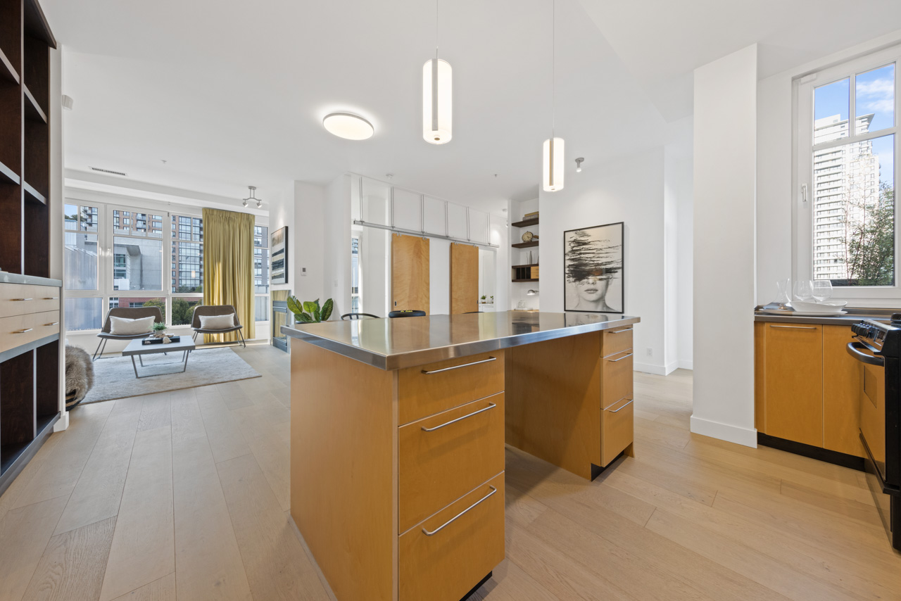 601-1072 HAMILTON STREET, VANCOUVER 11