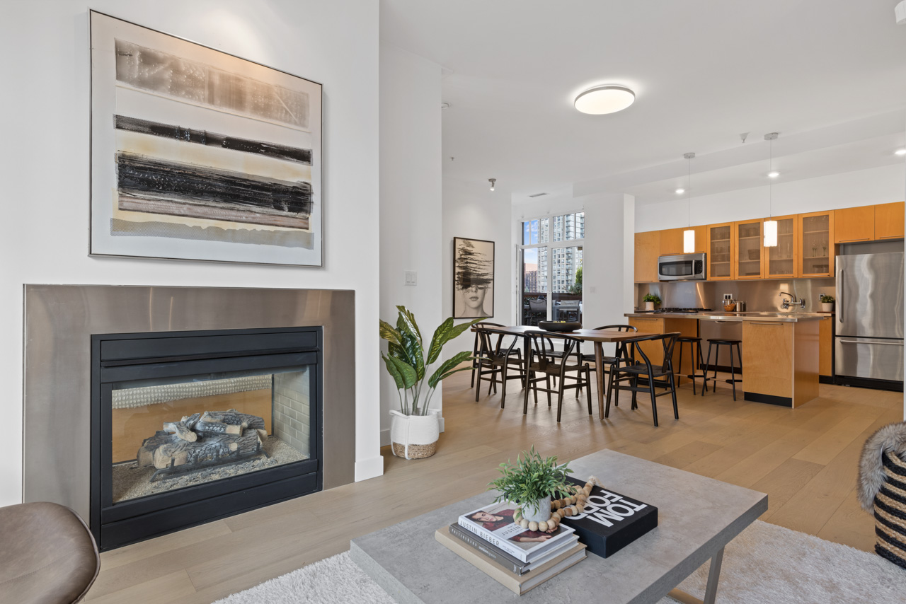 601-1072 HAMILTON STREET, VANCOUVER 14
