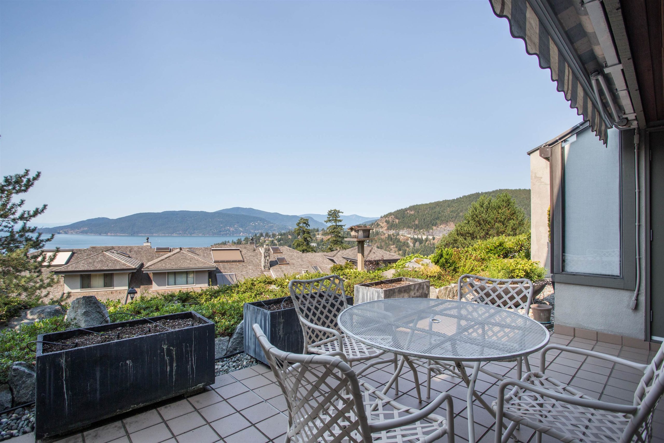5466 MEADFEILD LANE, WEST VANCOUVER