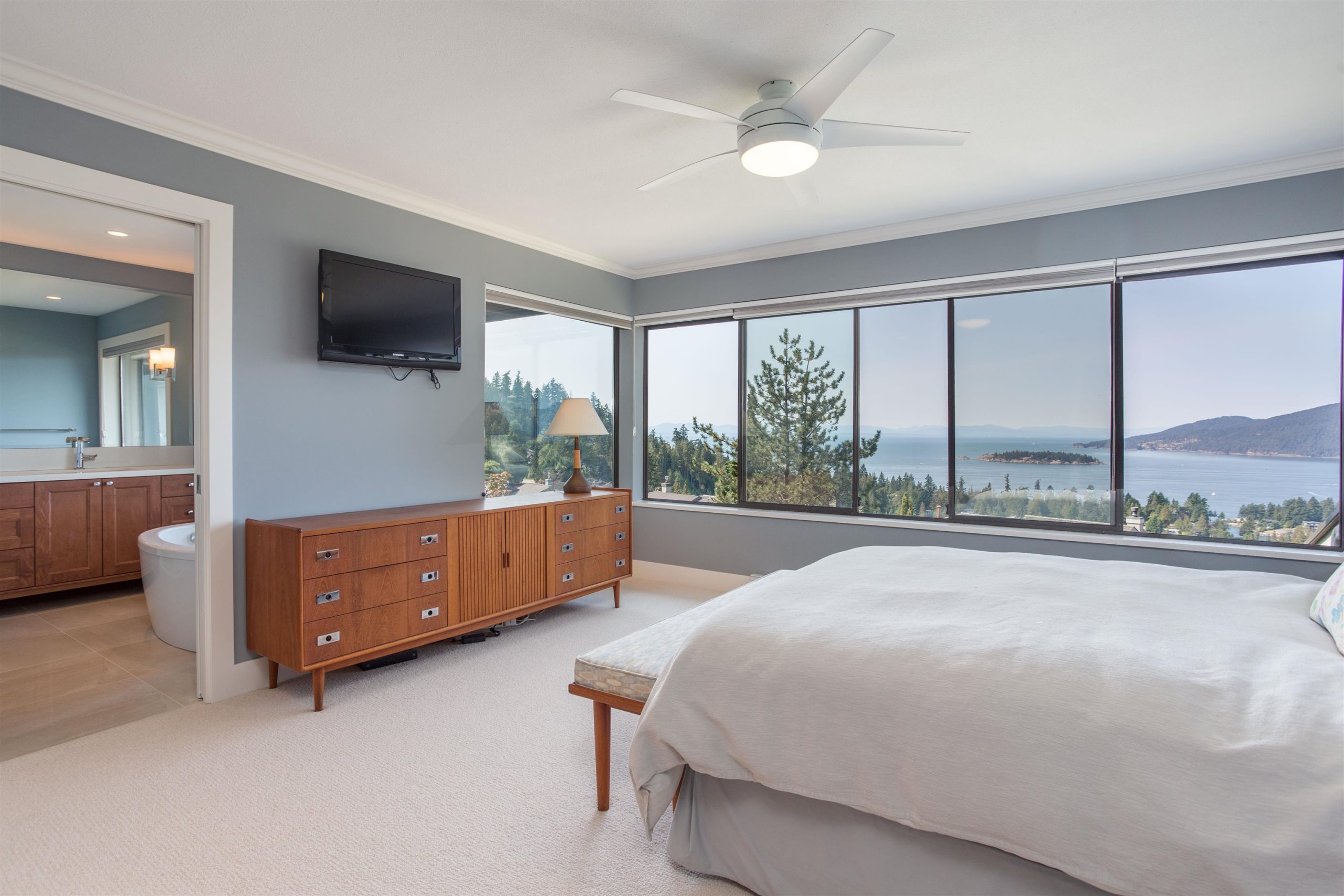 5466 MEADFEILD LANE, WEST VANCOUVER 24