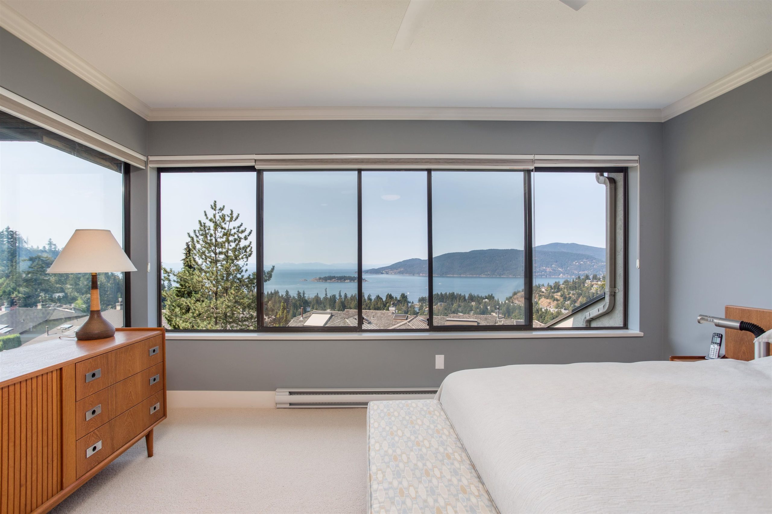 5466 MEADFEILD LANE, WEST VANCOUVER 25