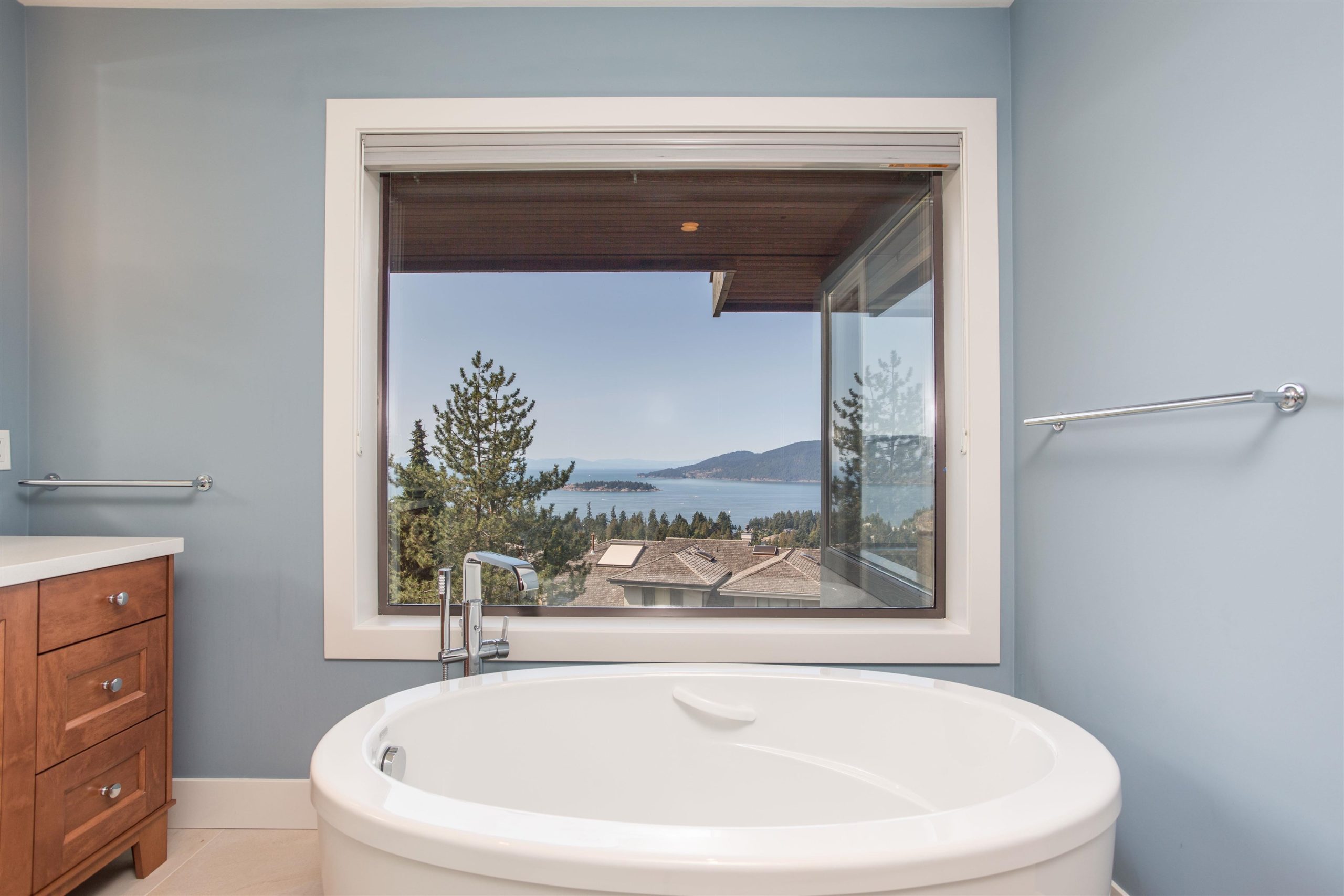 5466 MEADFEILD LANE, WEST VANCOUVER 29