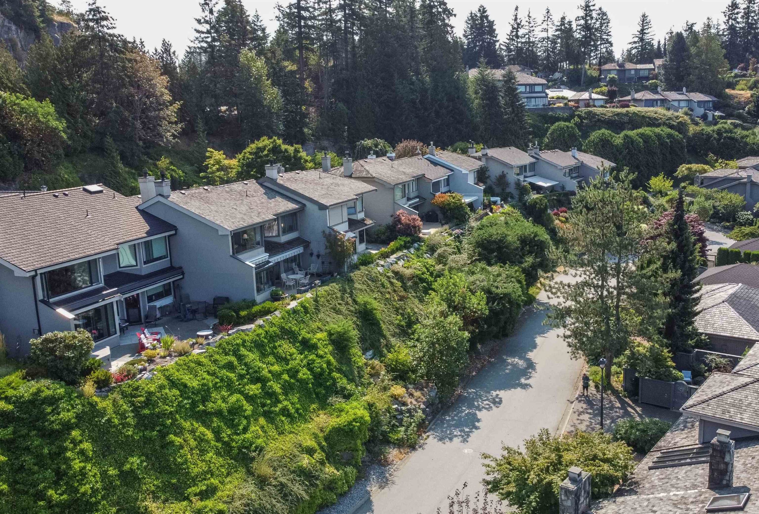 5466 MEADFEILD LANE, WEST VANCOUVER 2