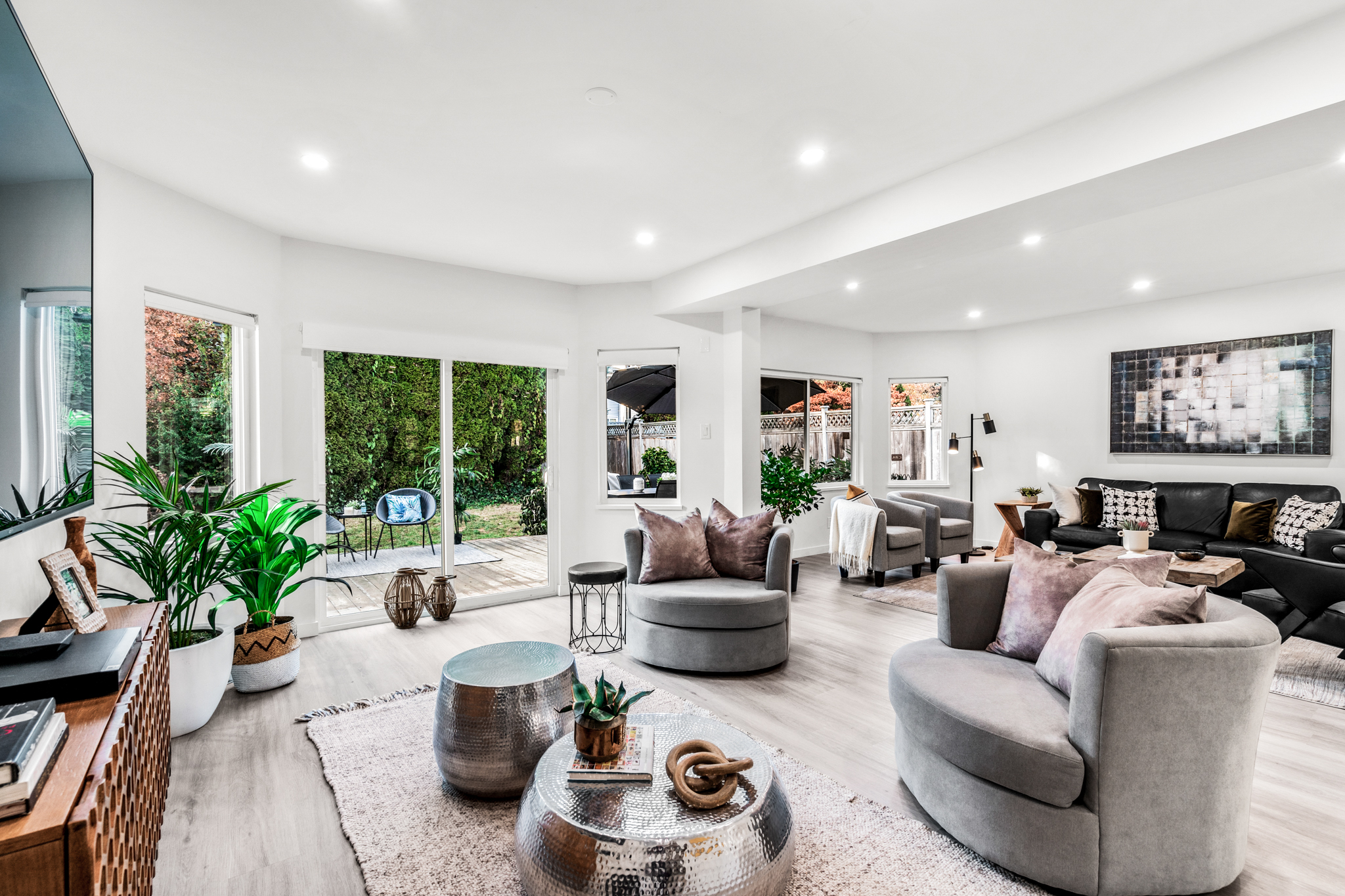 861 Porteau Place
North Vancouver, BC 15