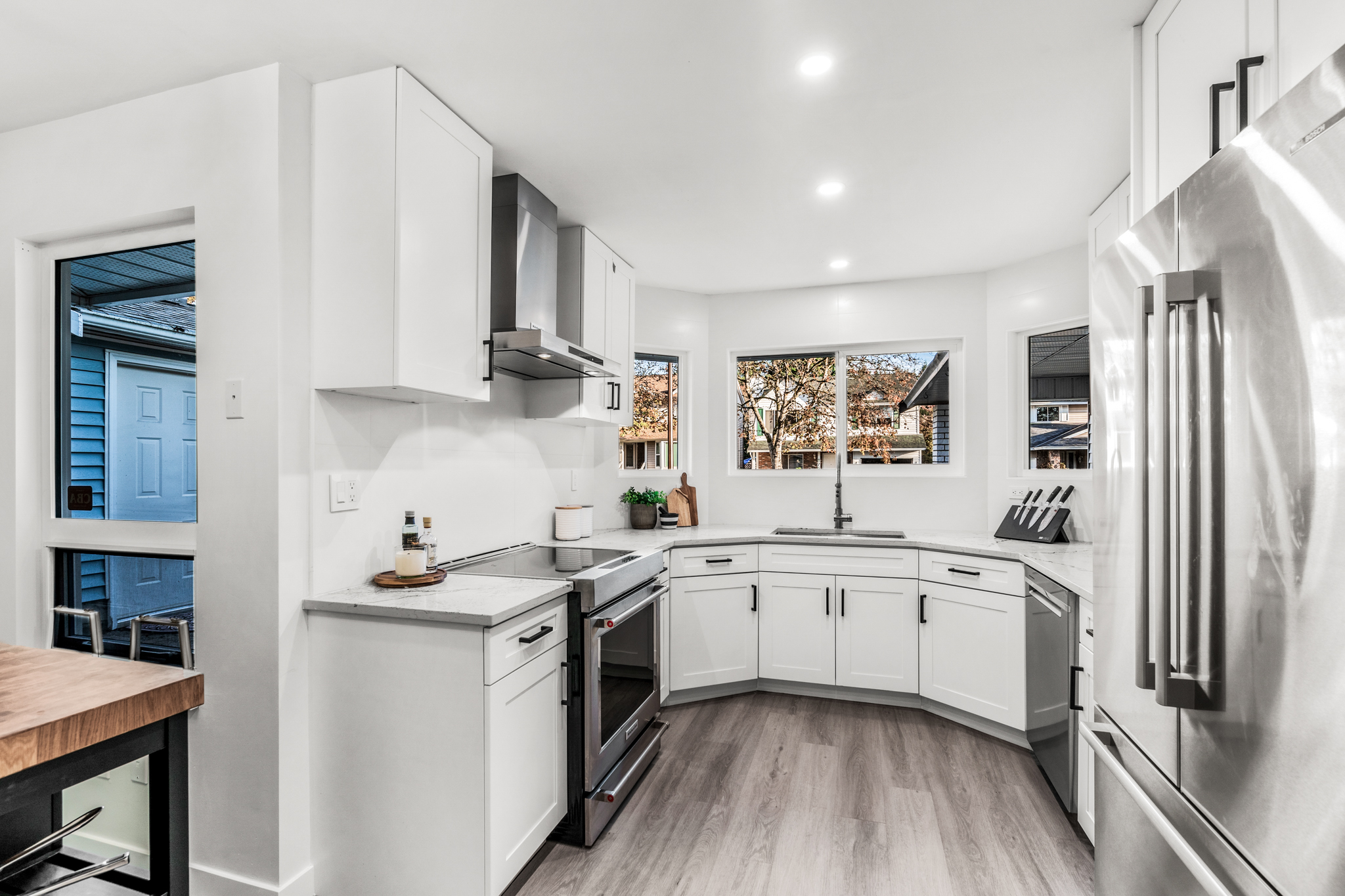 861 Porteau Place
North Vancouver, BC 25