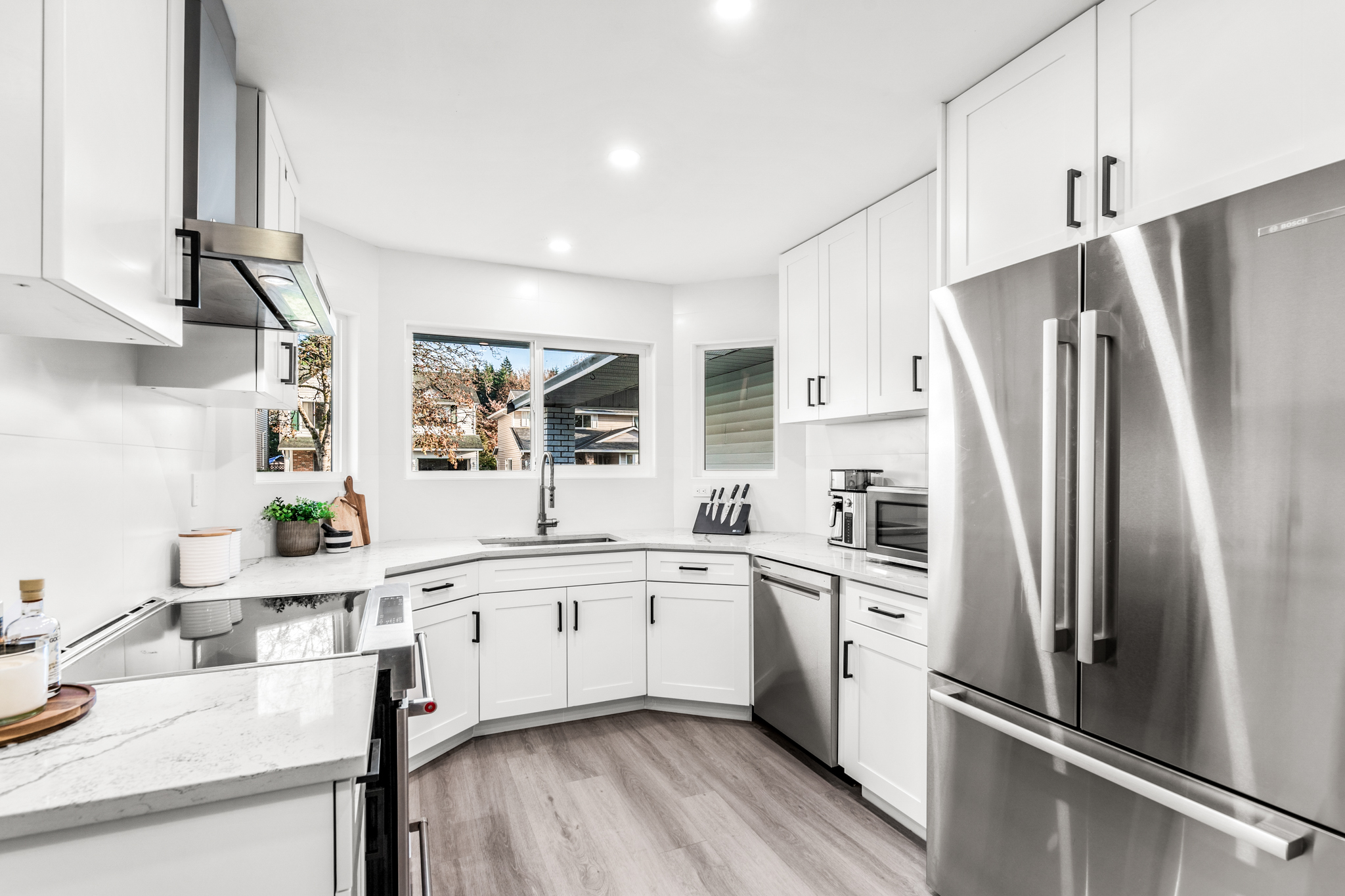 861 Porteau Place
North Vancouver, BC 24