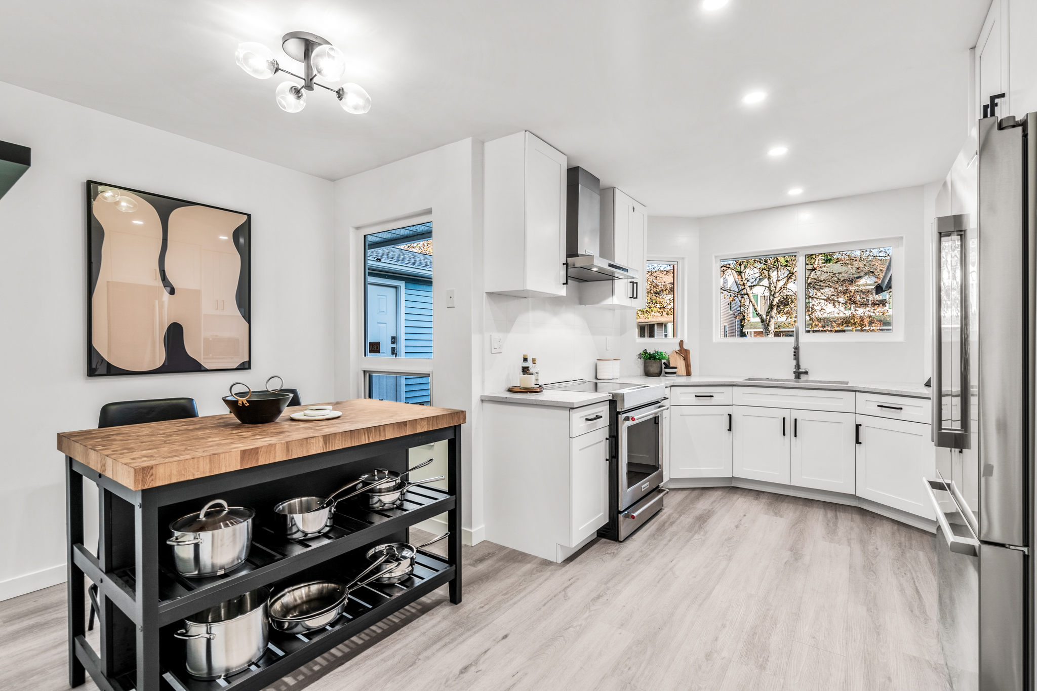 861 Porteau Place
North Vancouver, BC 20