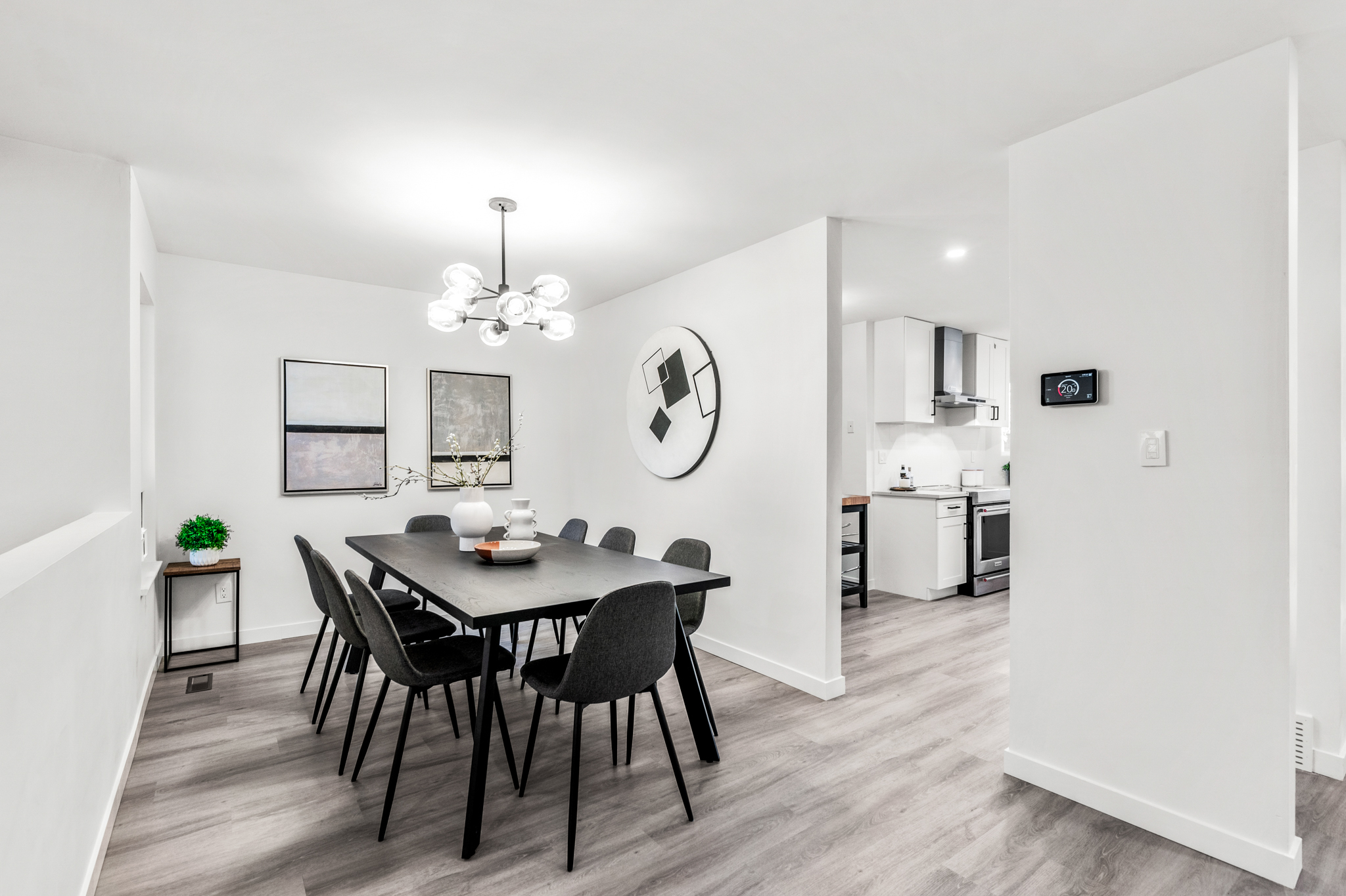 861 Porteau Place
North Vancouver, BC 19