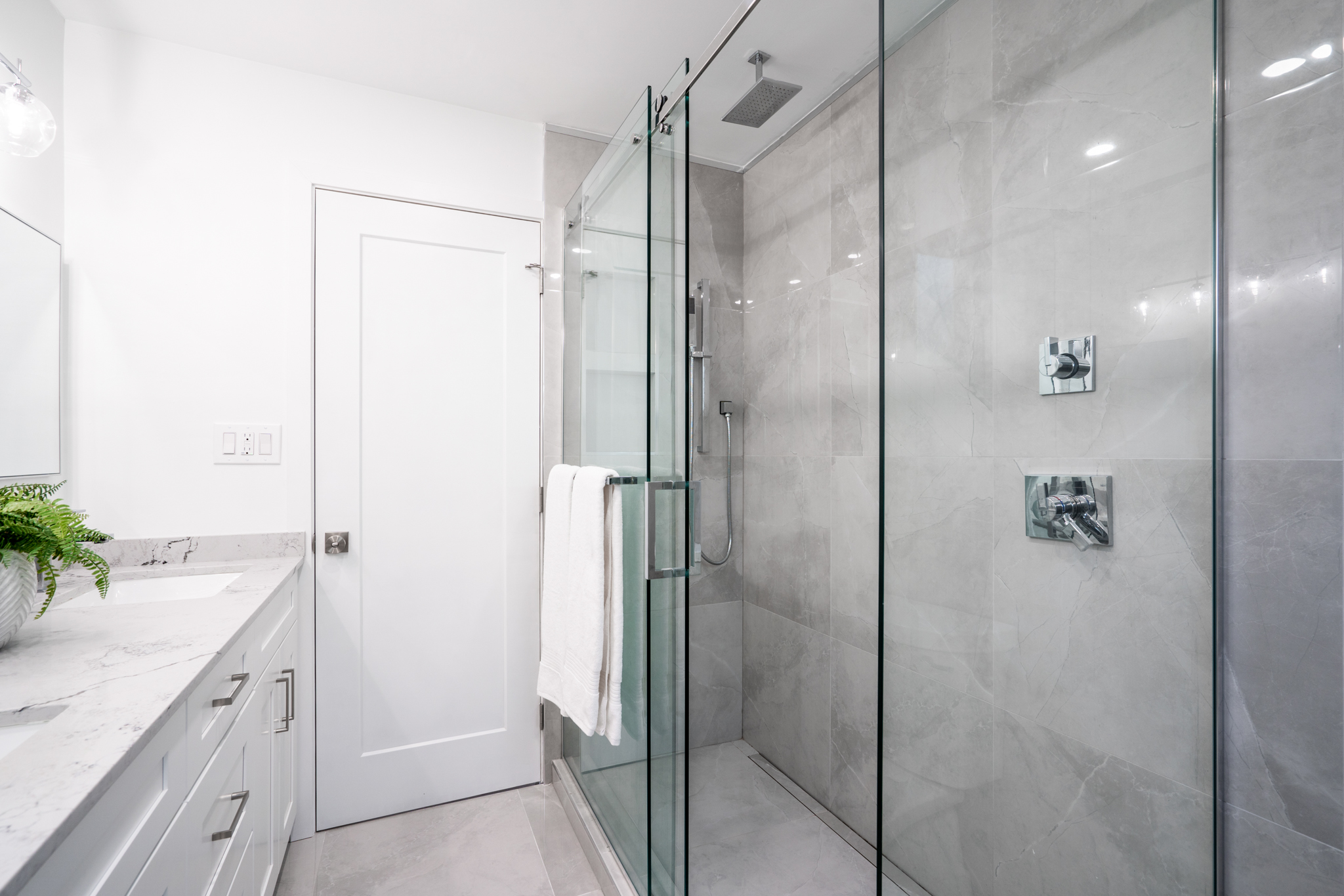 861 Porteau Place
North Vancouver, BC 38