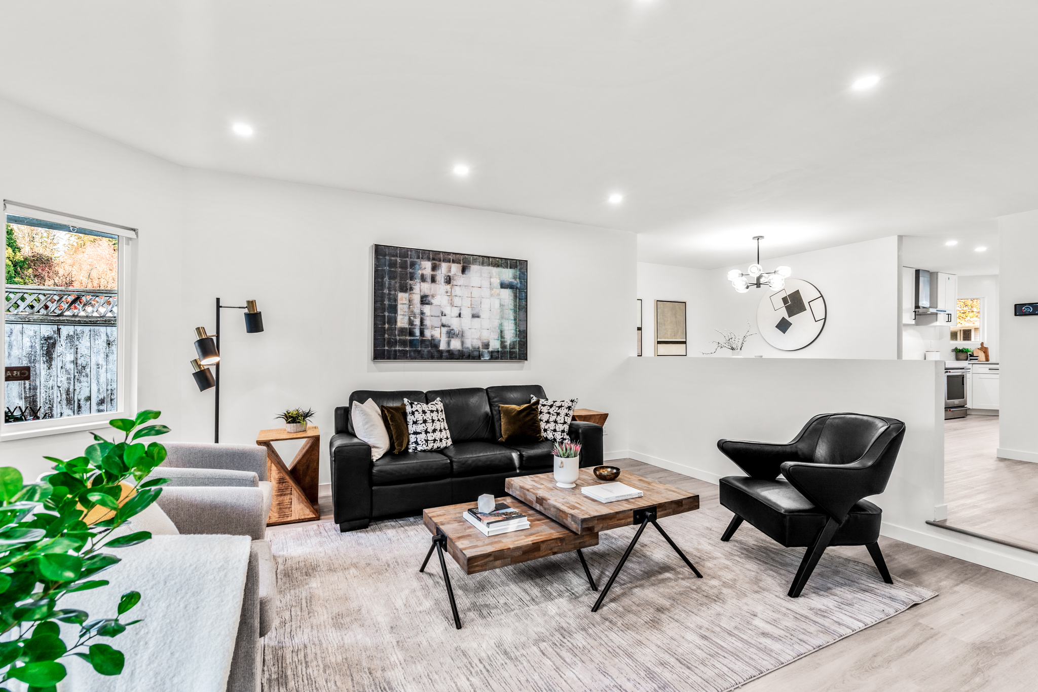 861 Porteau Place
North Vancouver, BC 8
