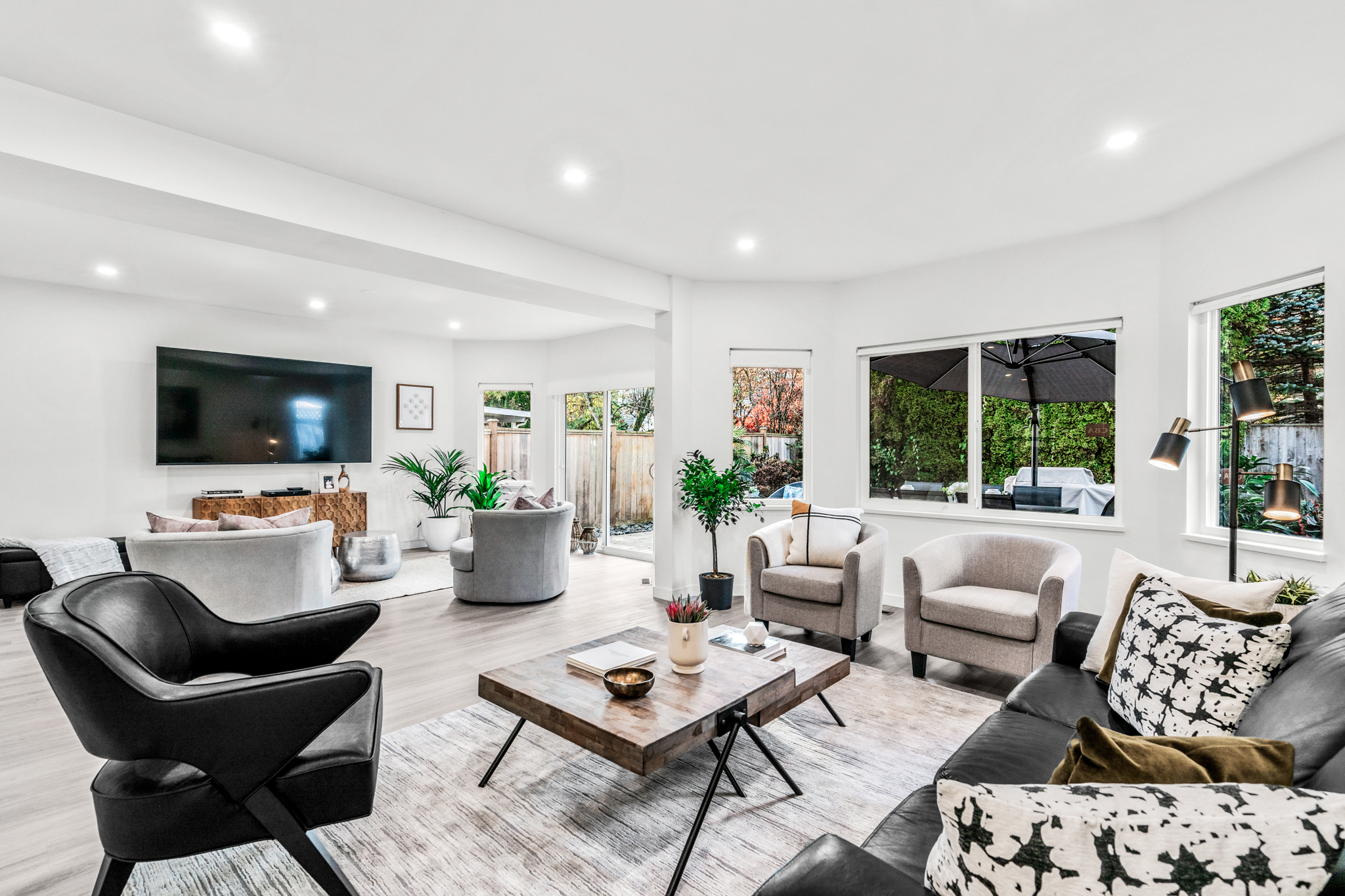 861 Porteau Place
North Vancouver, BC 14