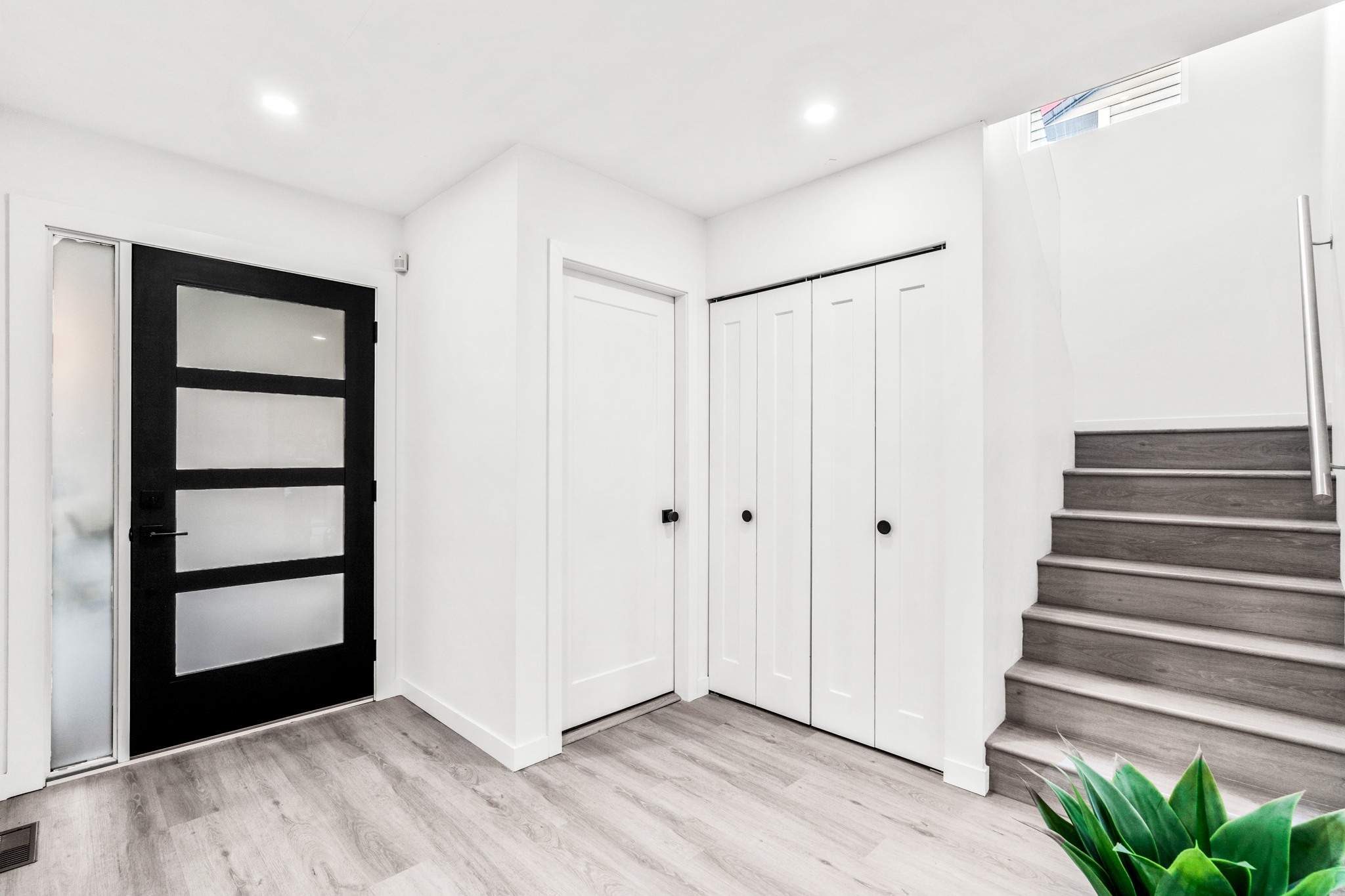 861 Porteau Place
North Vancouver, BC 4