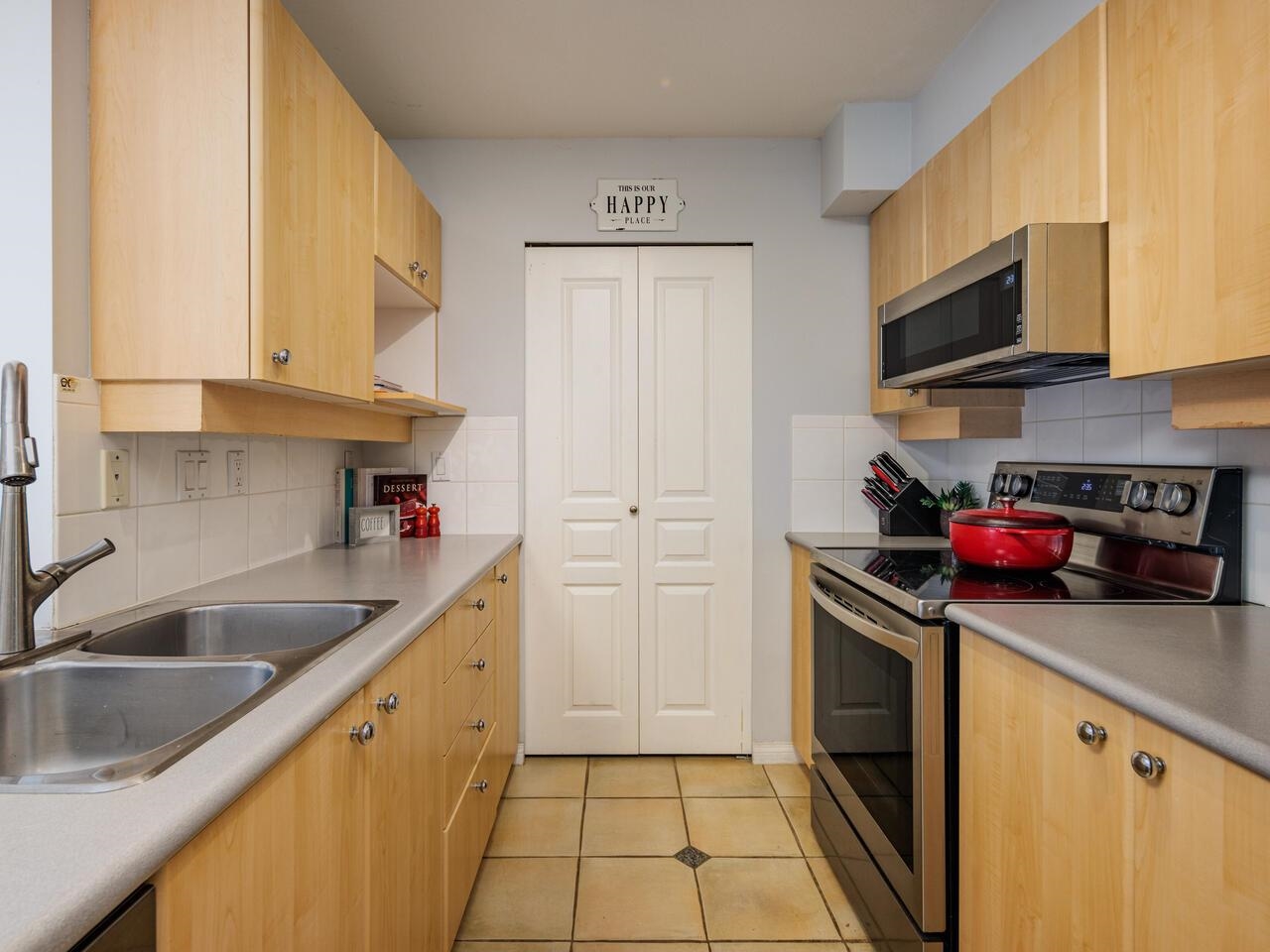 207 3235 W 4TH AVENUE, VANCOUVER 12