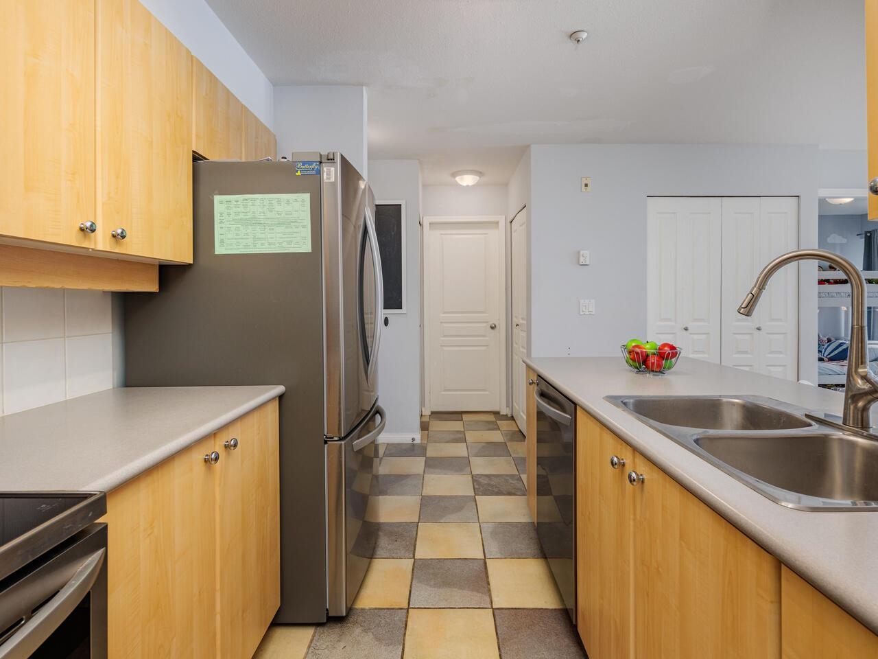 207 3235 W 4TH AVENUE, VANCOUVER 13