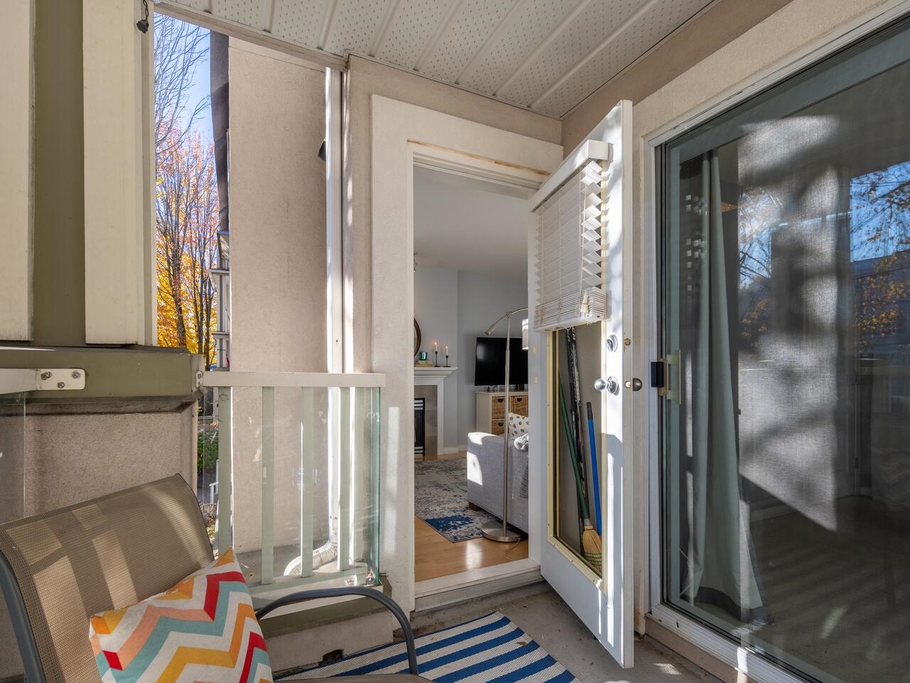 207 3235 W 4TH AVENUE, VANCOUVER 16