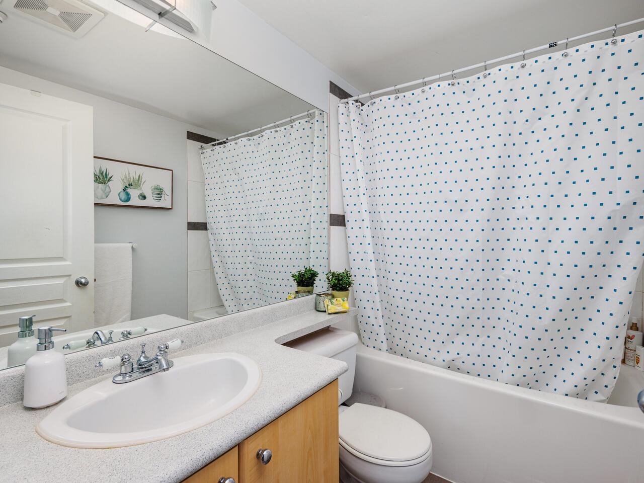 207 3235 W 4TH AVENUE, VANCOUVER 19