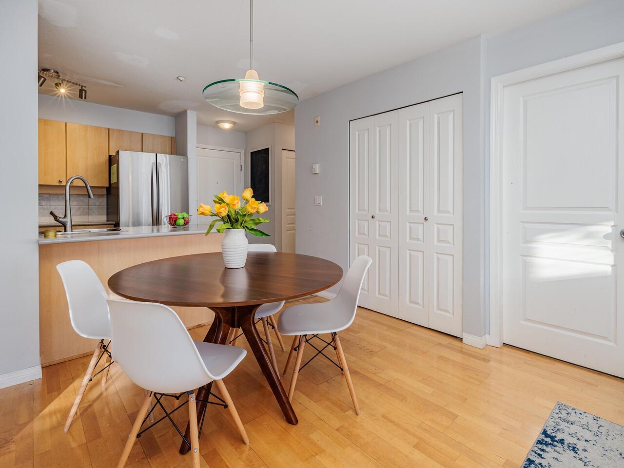 207 3235 W 4TH AVENUE, VANCOUVER 9