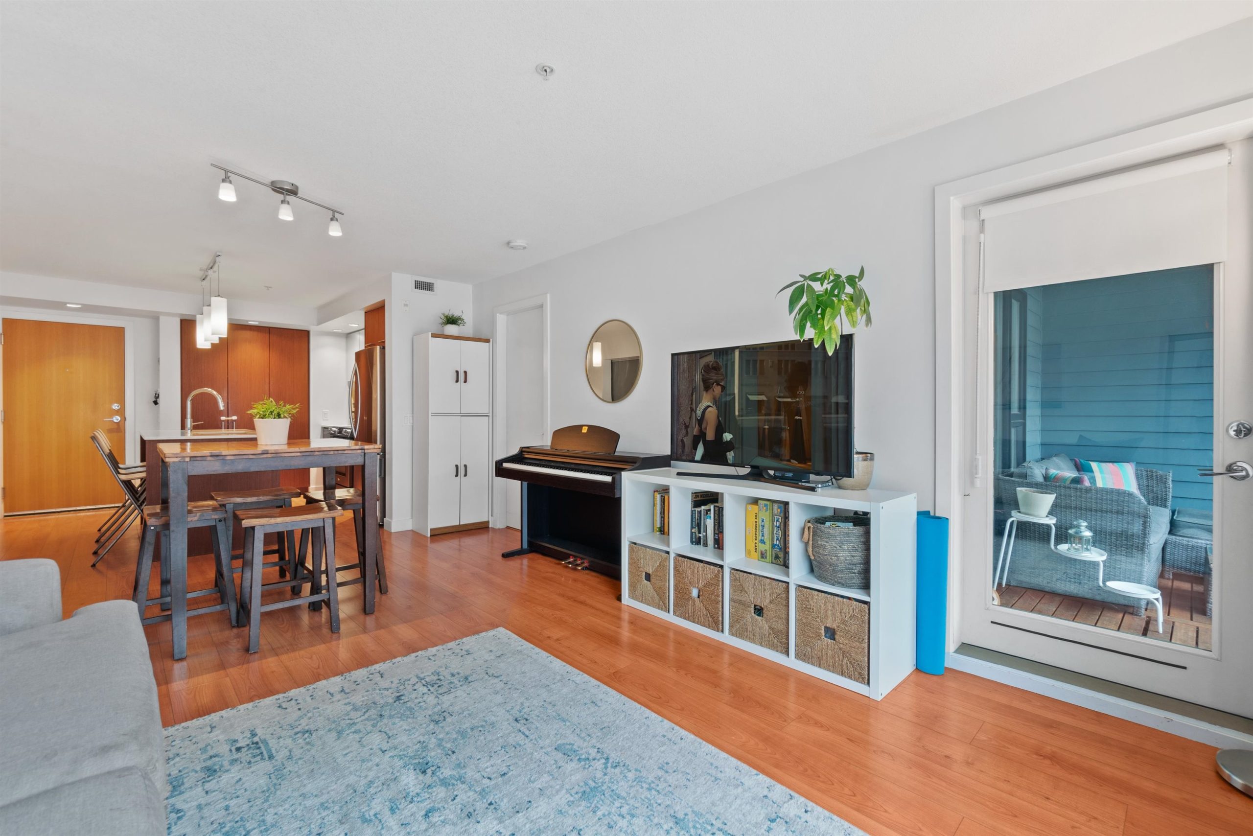 #203- 221 E 3RD STREET, NORTH VANCOUVER 10