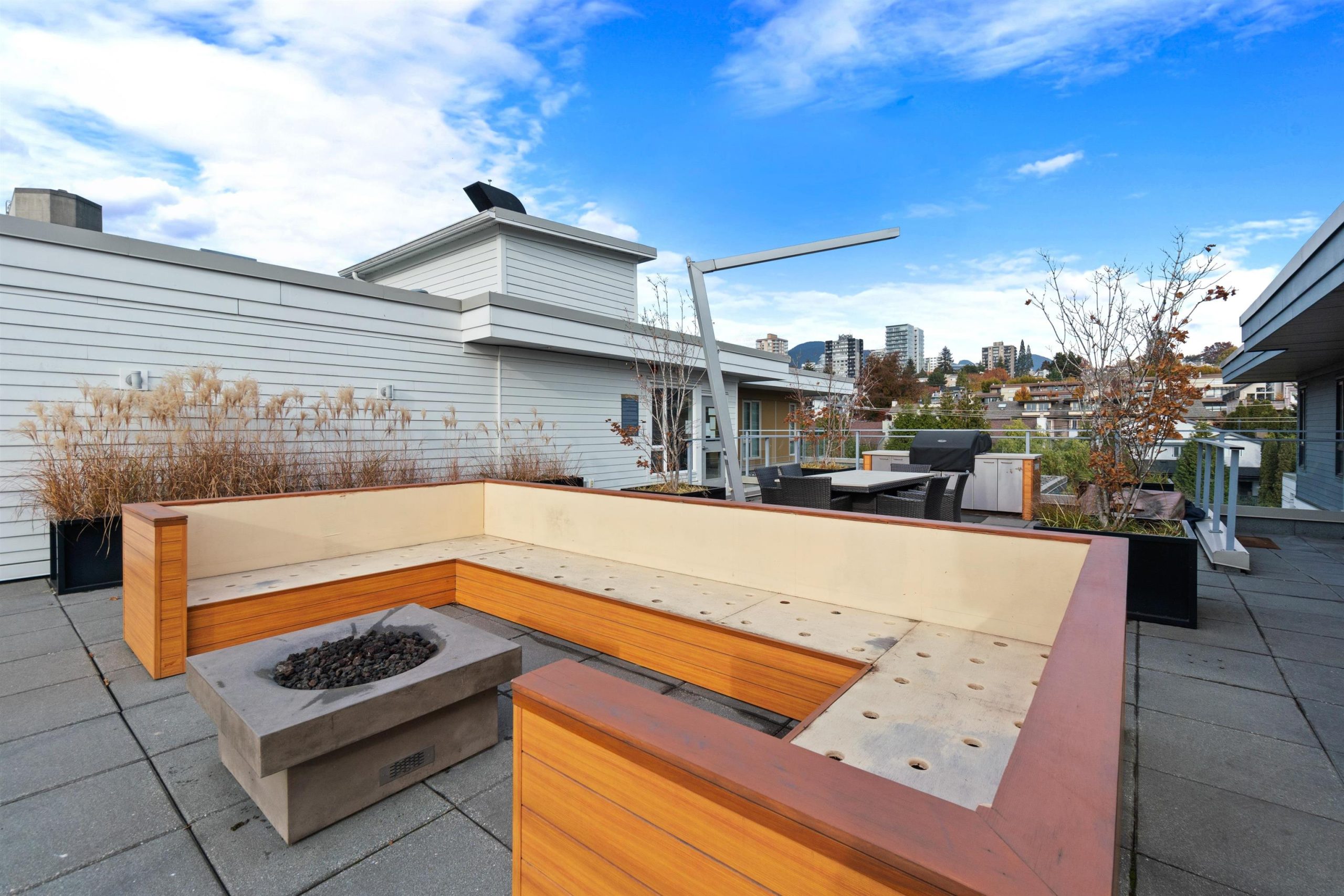 #203- 221 E 3RD STREET, NORTH VANCOUVER 25