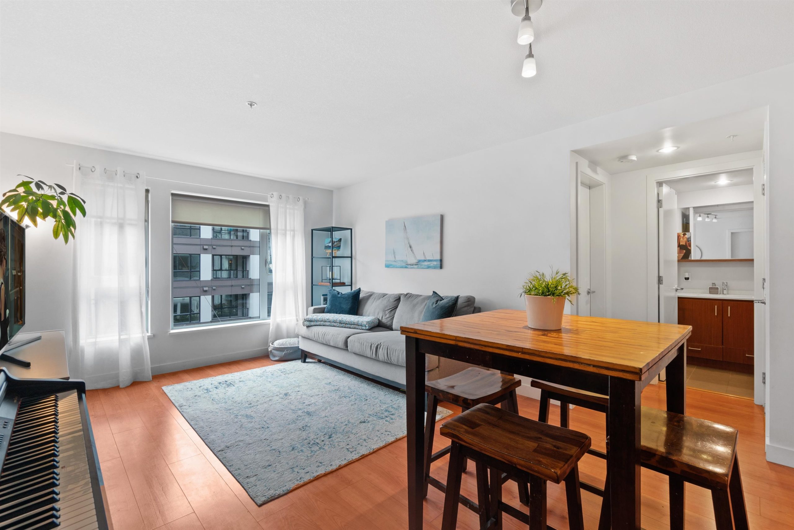 #203- 221 E 3RD STREET, NORTH VANCOUVER 7