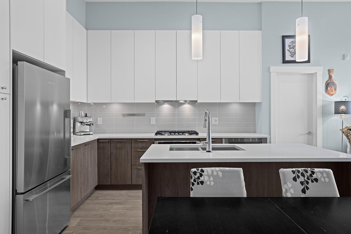 406 625 E 3rd Street, North Vancouver 6
