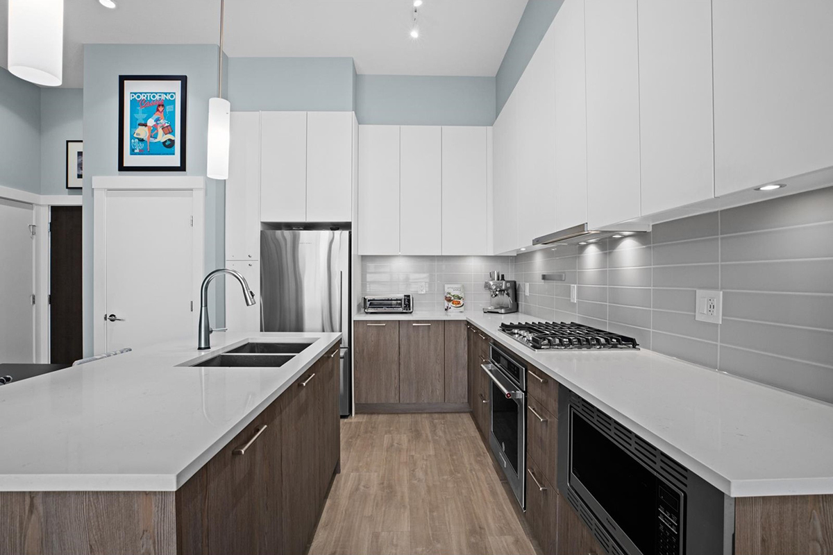 406 625 E 3rd Street, North Vancouver 7