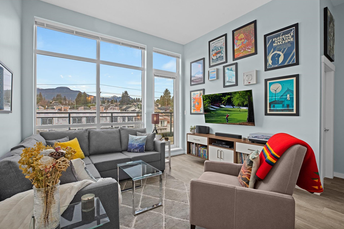 SOLD! 406 625 E 3rd Street, North Vancouver