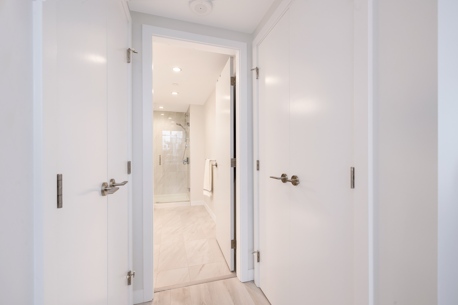 1402-2085 Skyline Ct 22