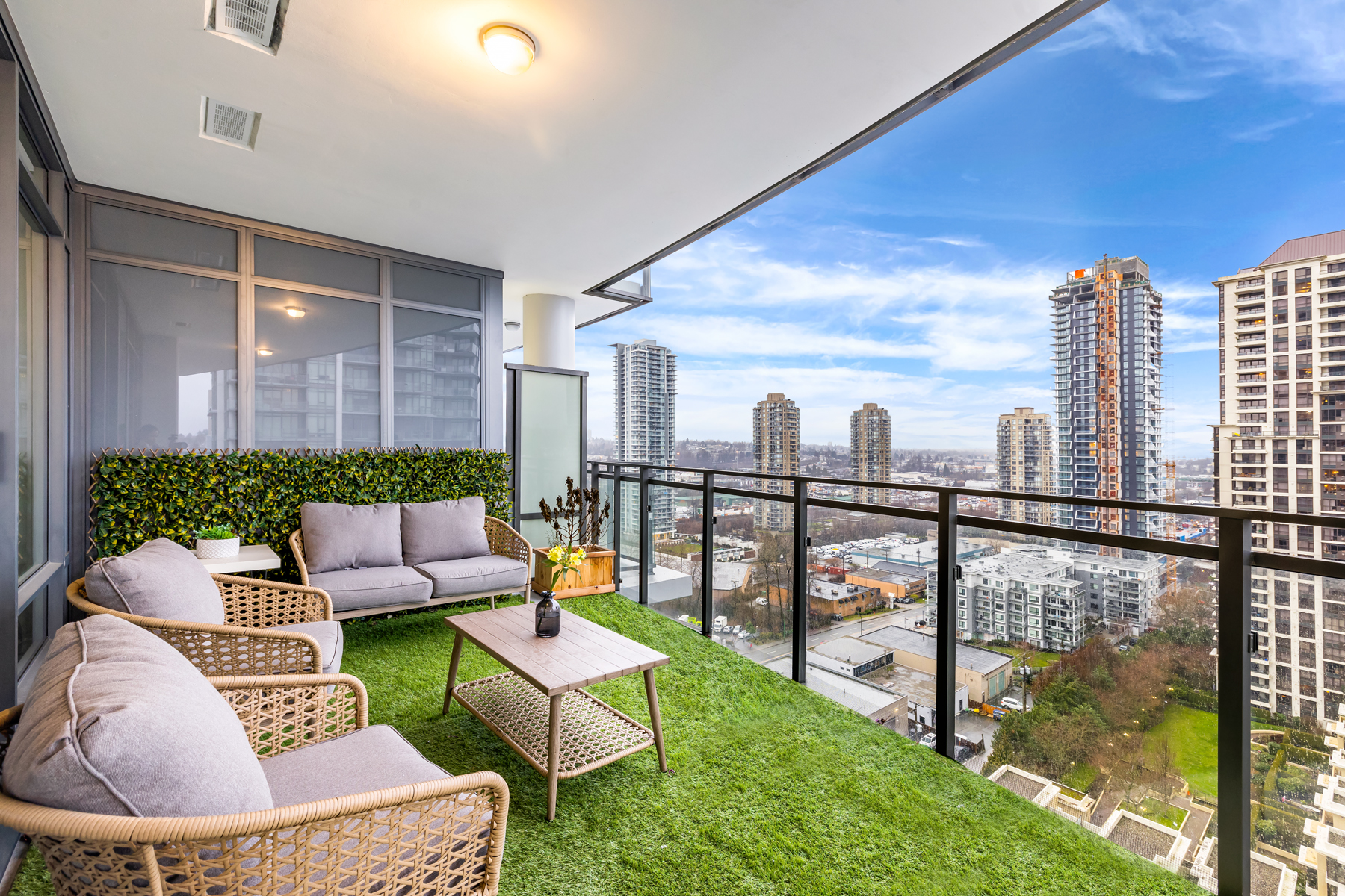 1402-2085 Skyline Ct 28