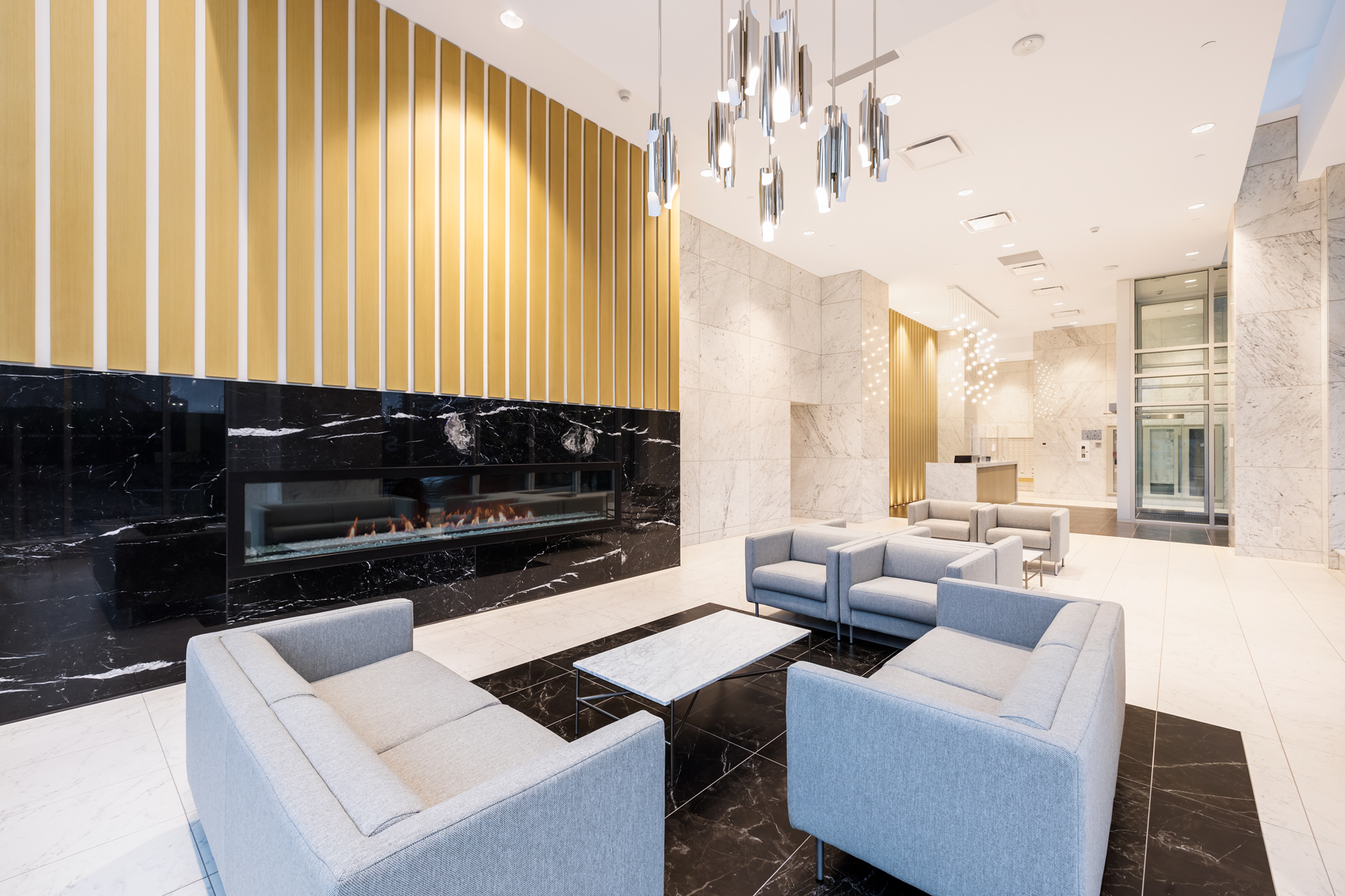 1402-2085 Skyline Ct 27
